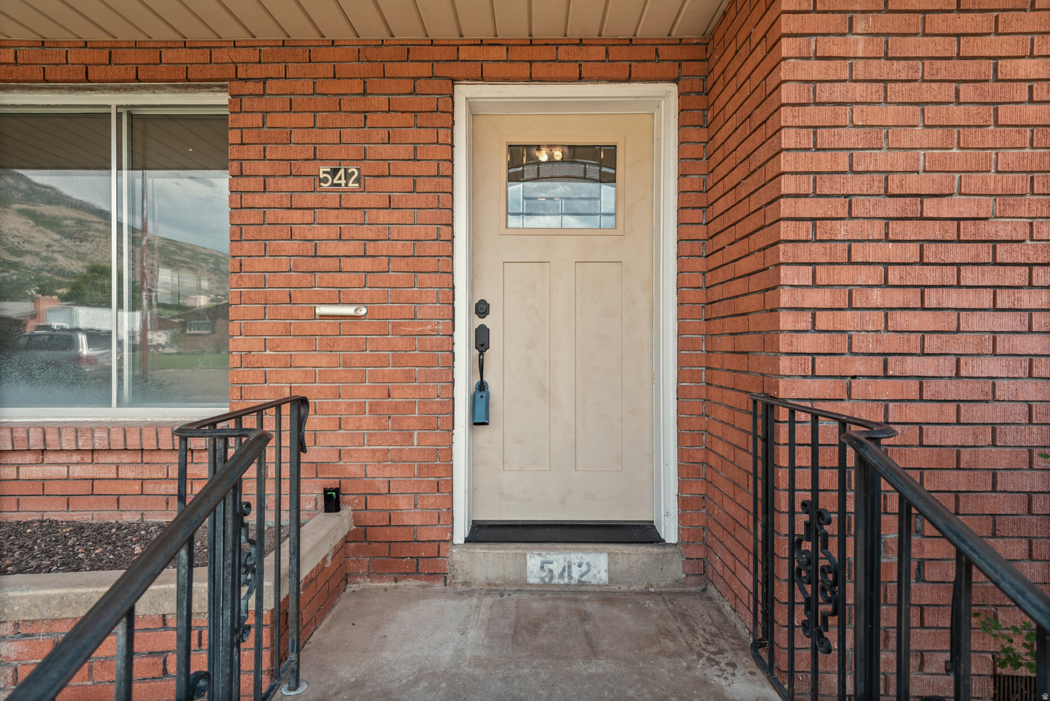 main property photo 6