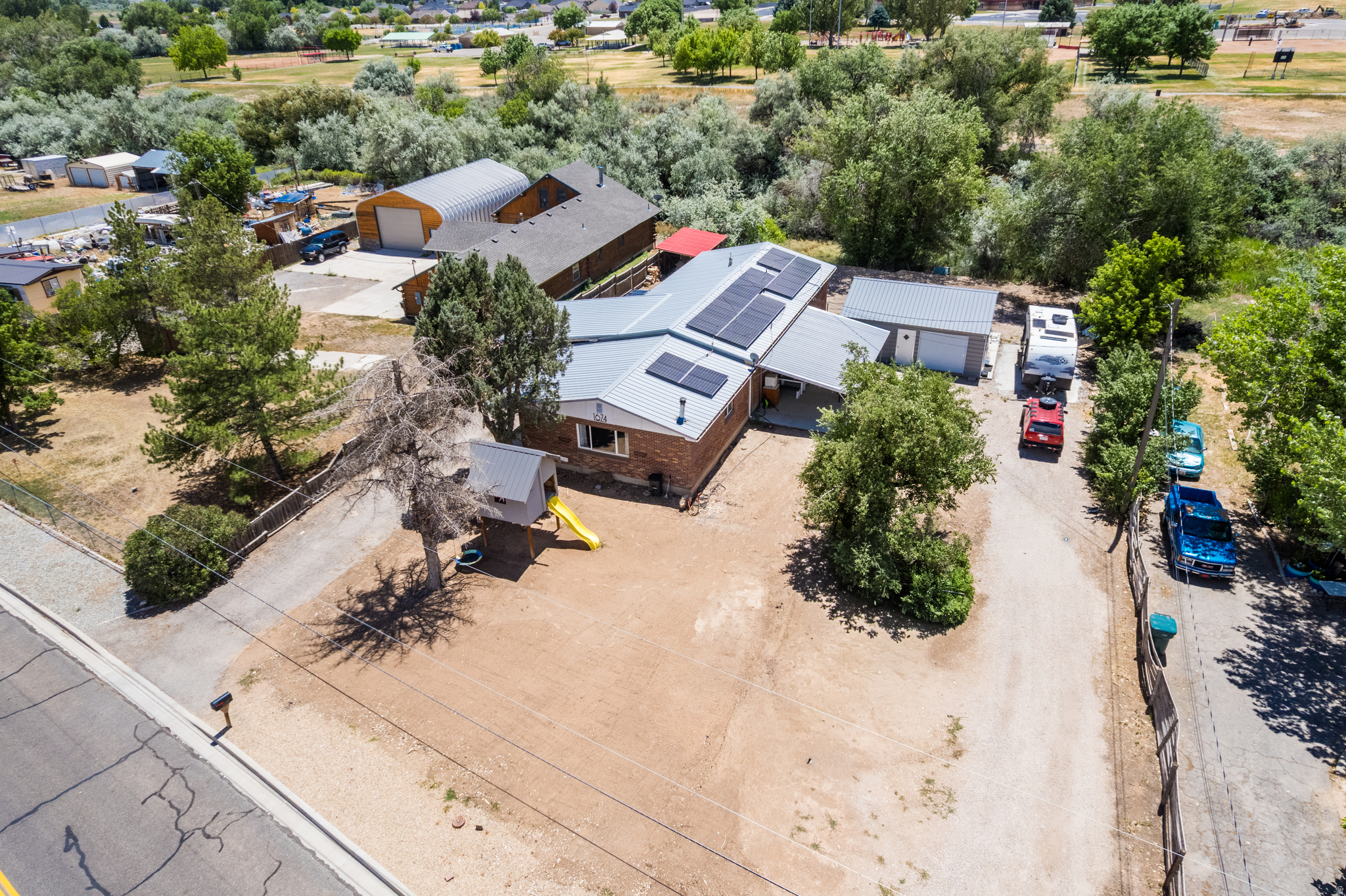 main property photo 35