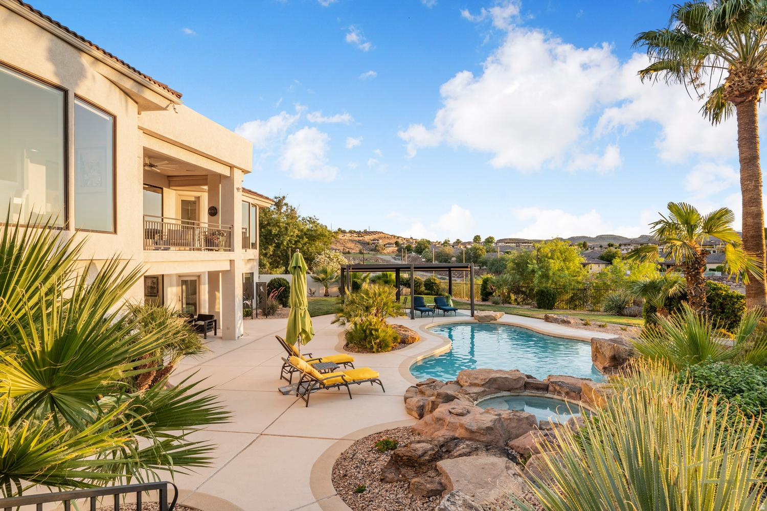 main property photo 17