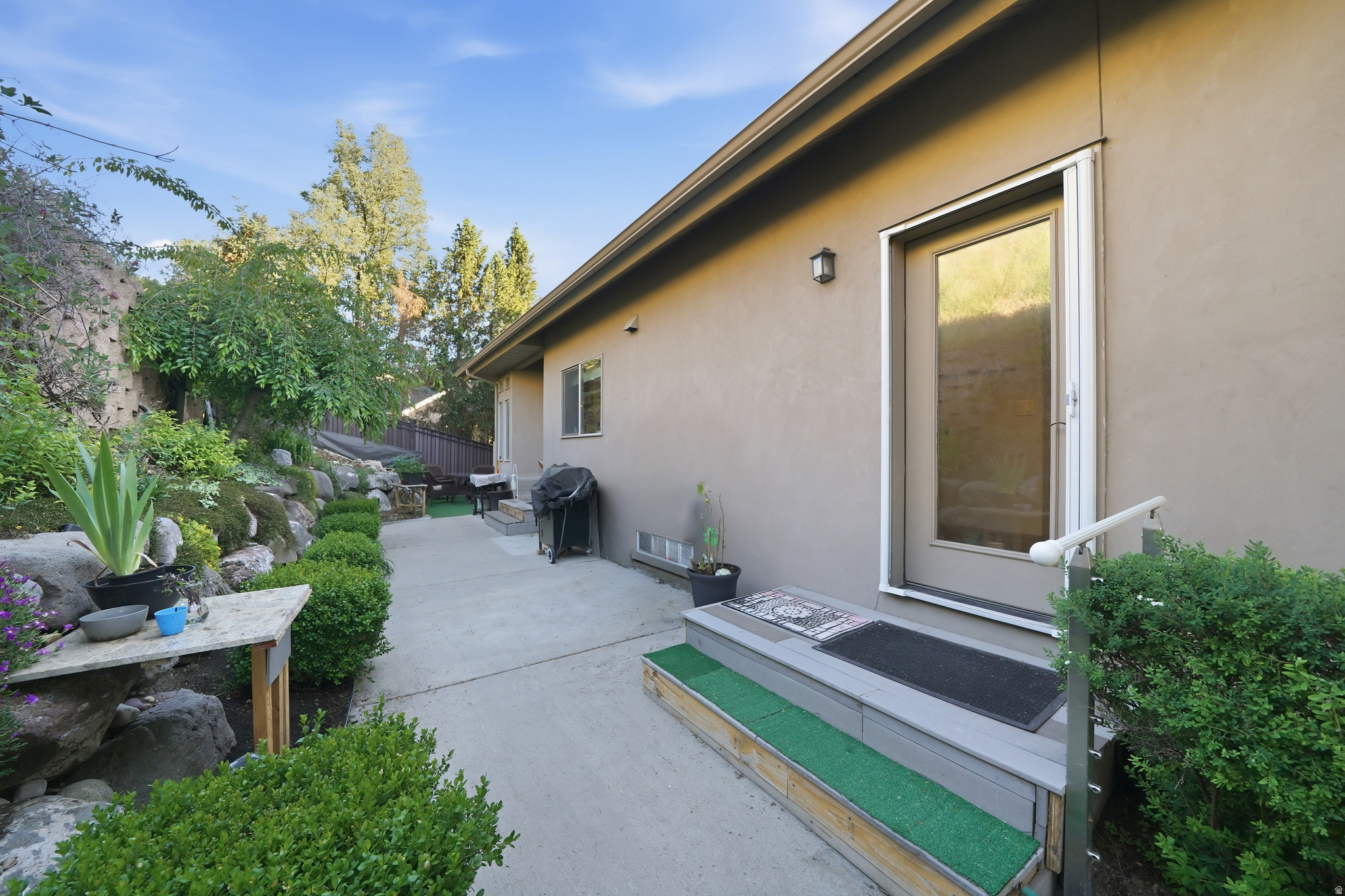 main property photo 41