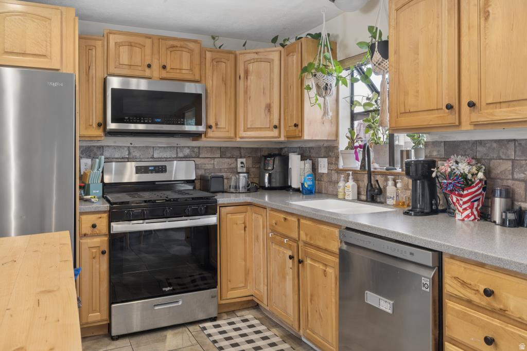 main property photo 11