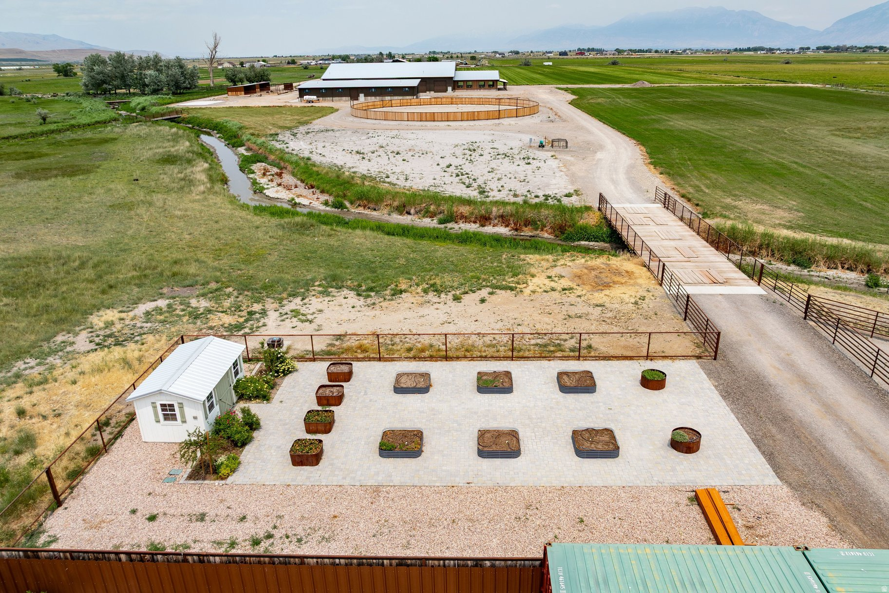 main property photo 11