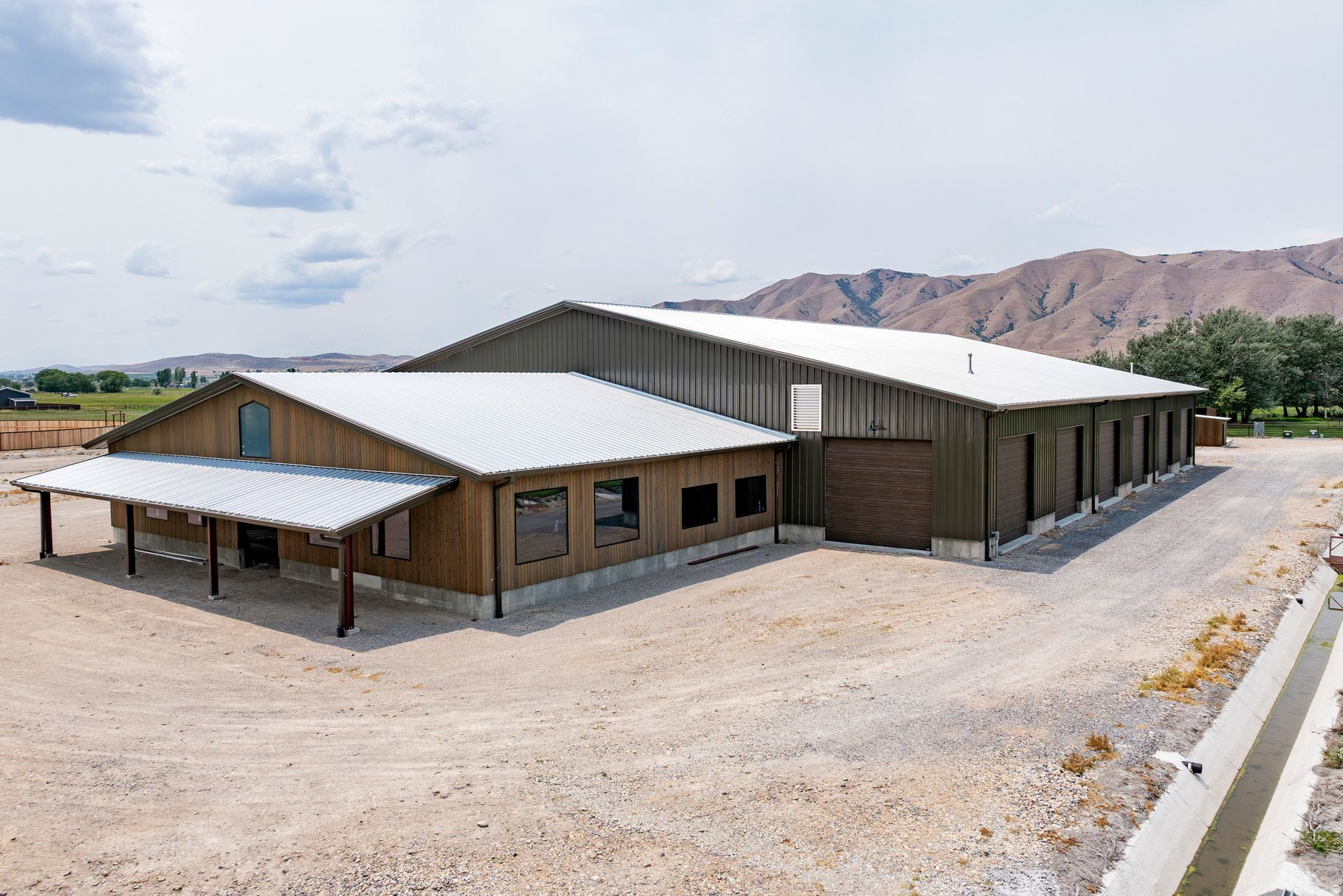 main property photo 16