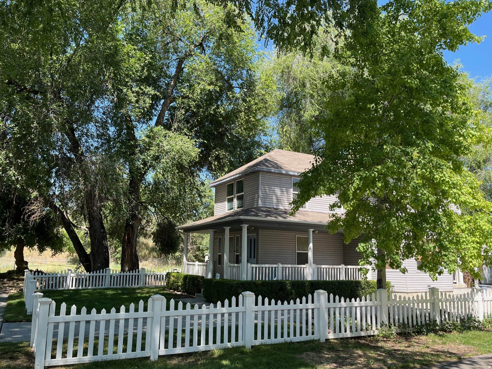 main property photo 31