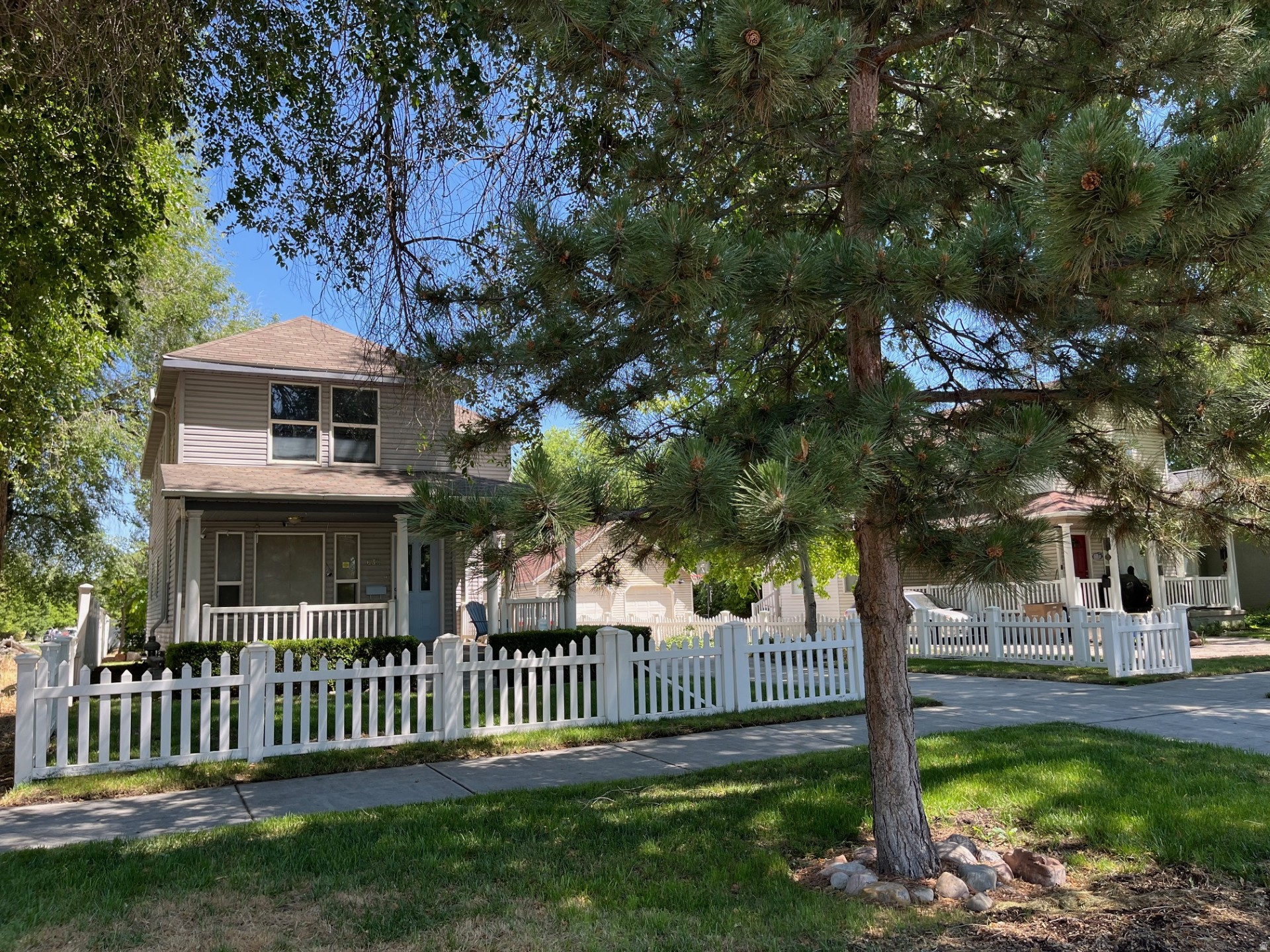 main property photo 32