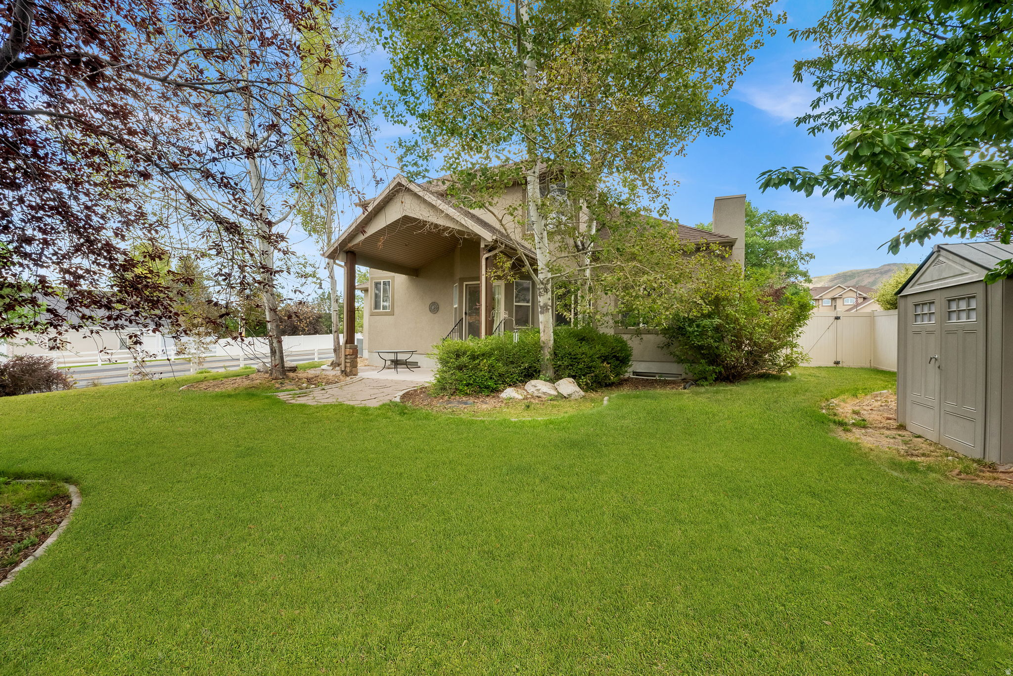main property photo 28