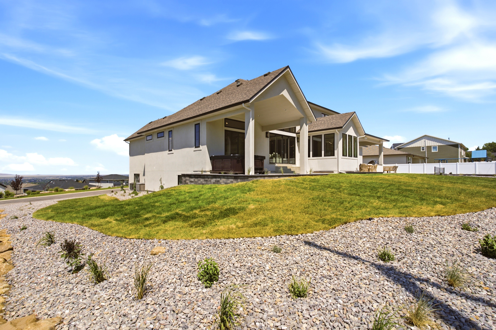 main property photo 78