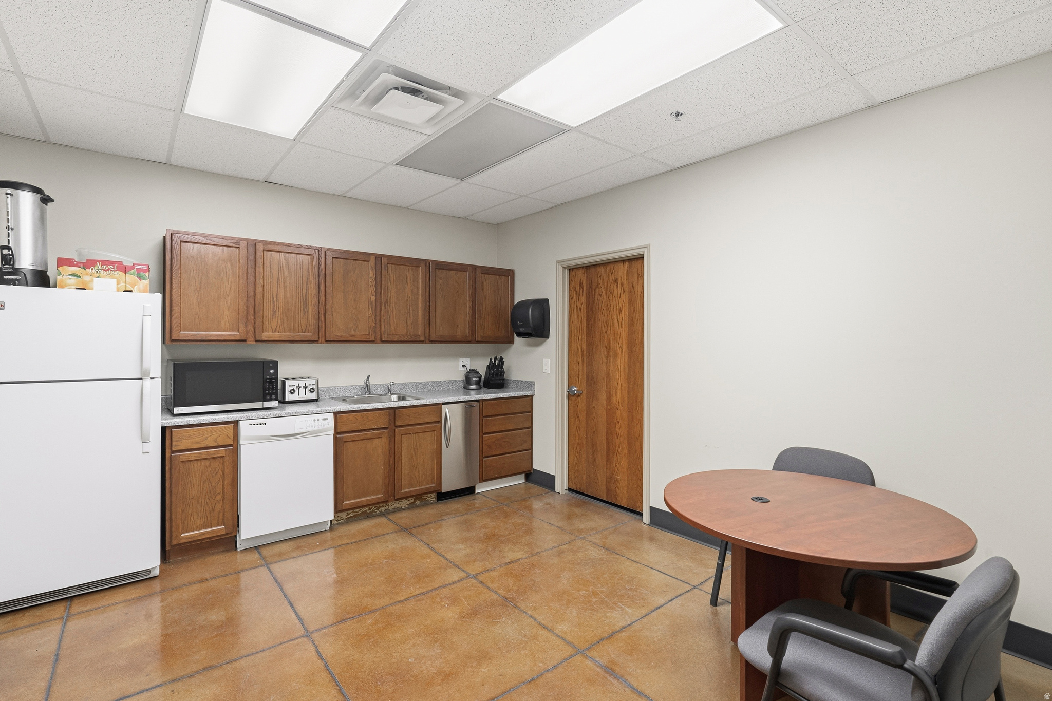 main property photo 26
