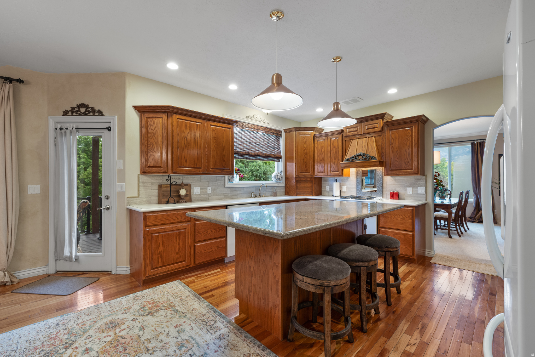 main property photo 14
