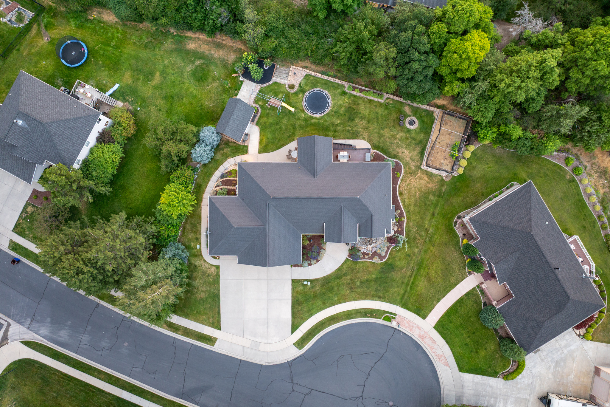 main property photo 38