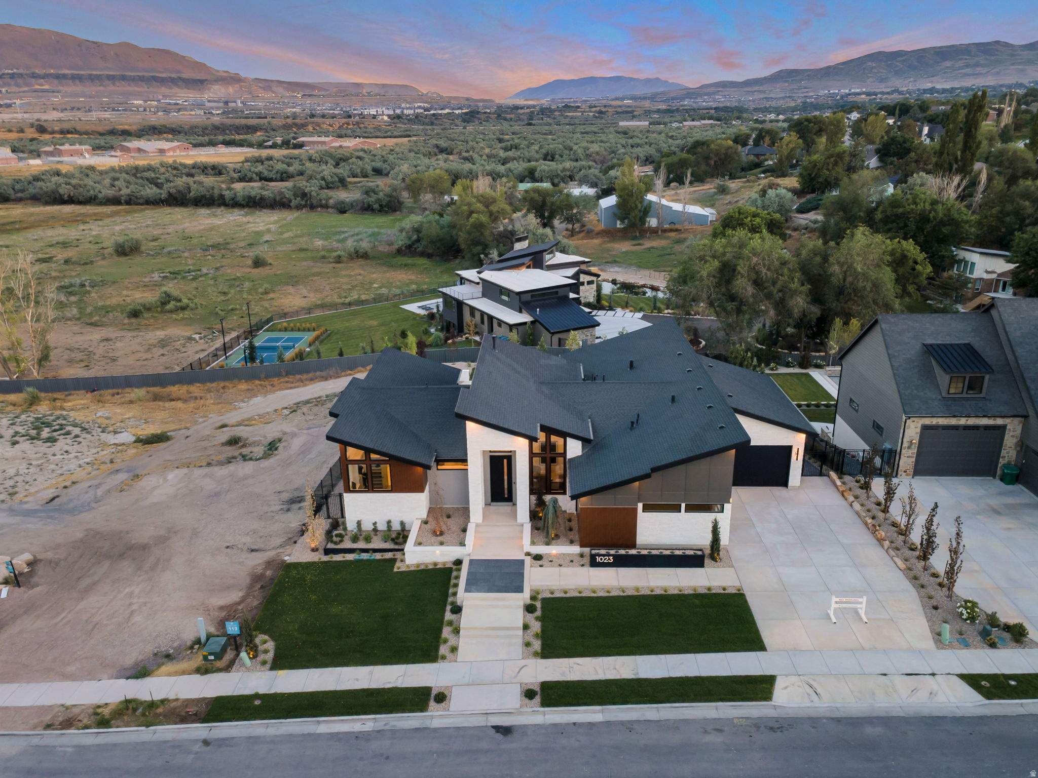 main property photo 4