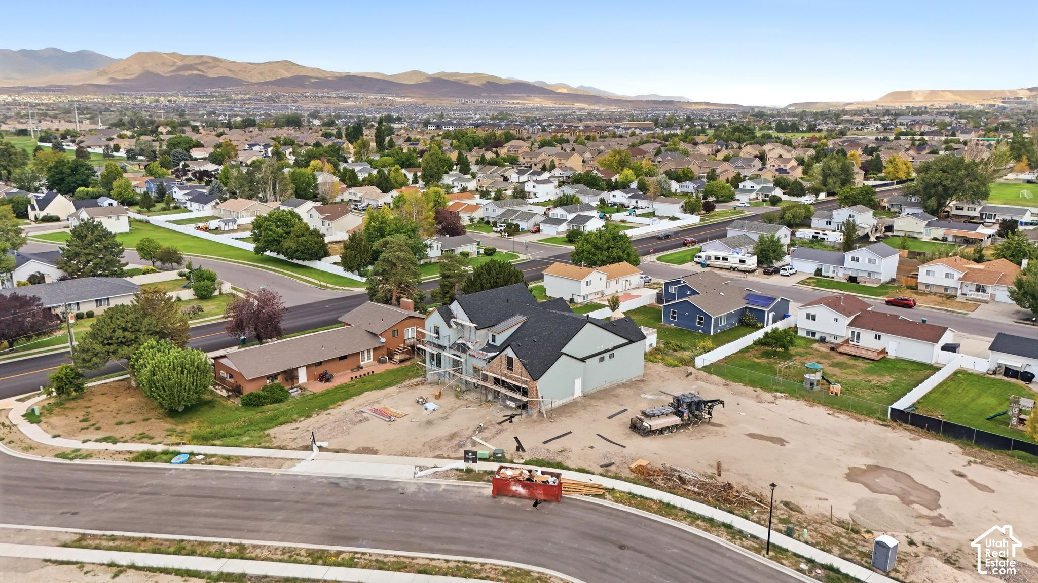 main property photo 18