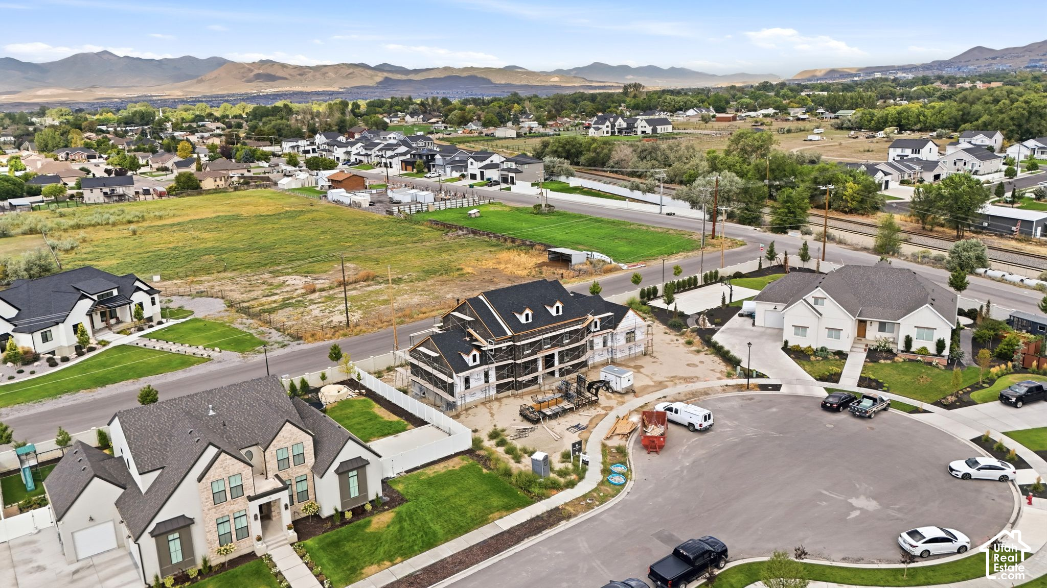 main property photo 17