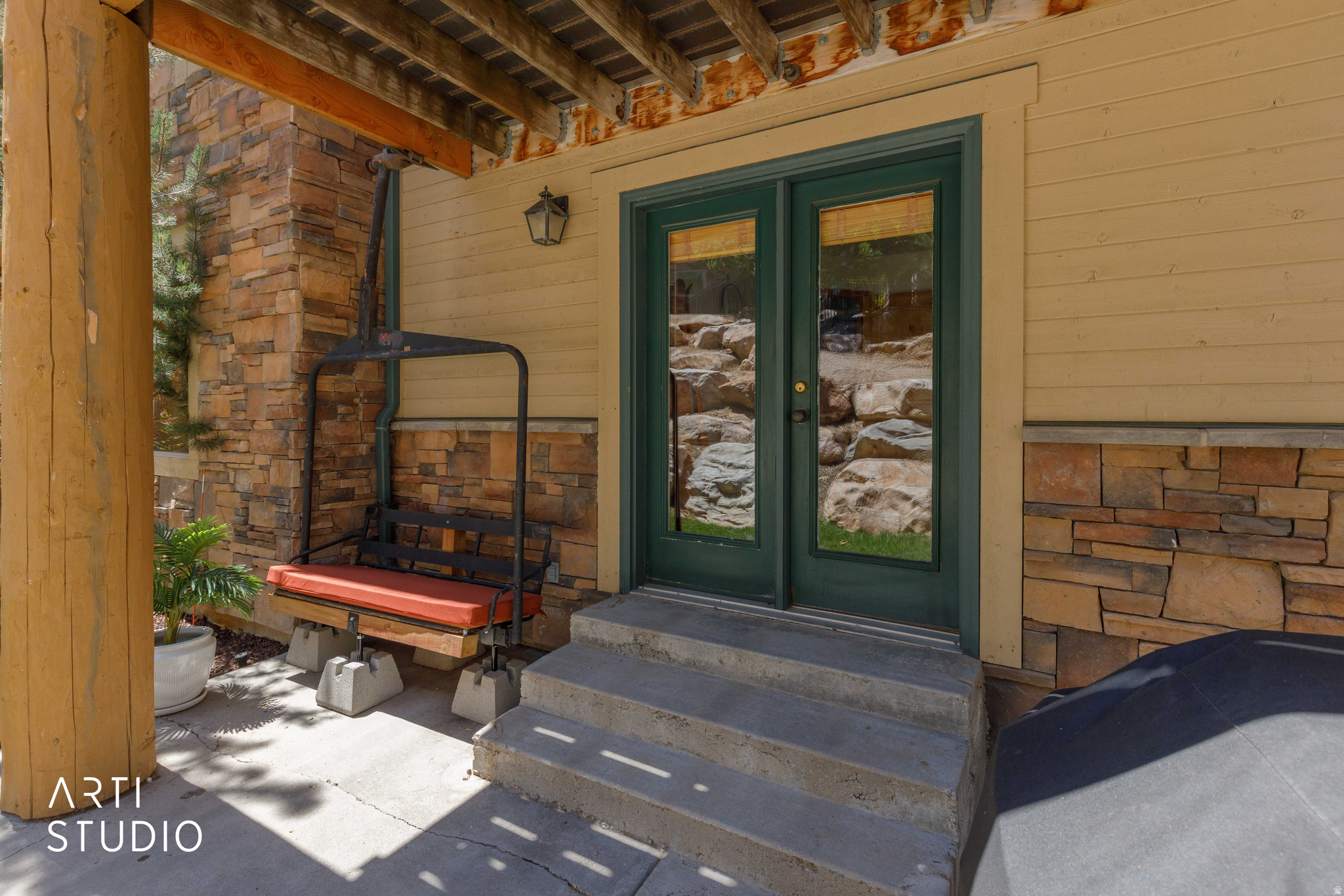 main property photo 17