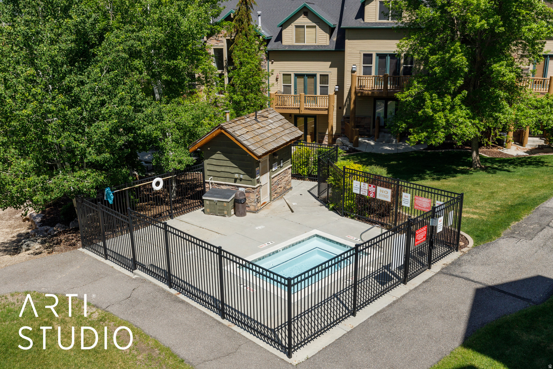 main property photo 25