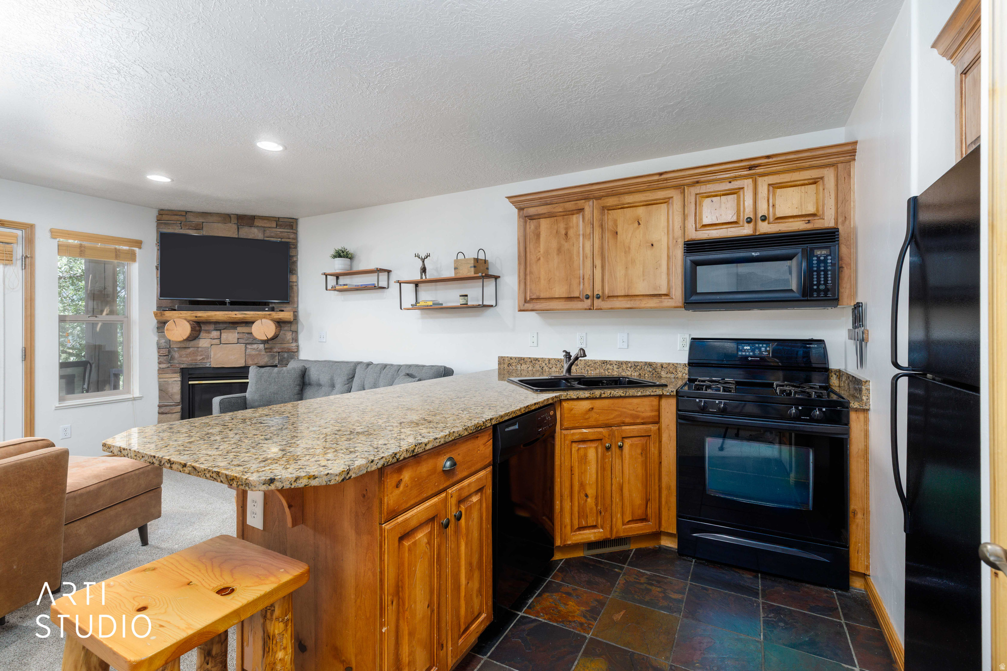 main property photo 6
