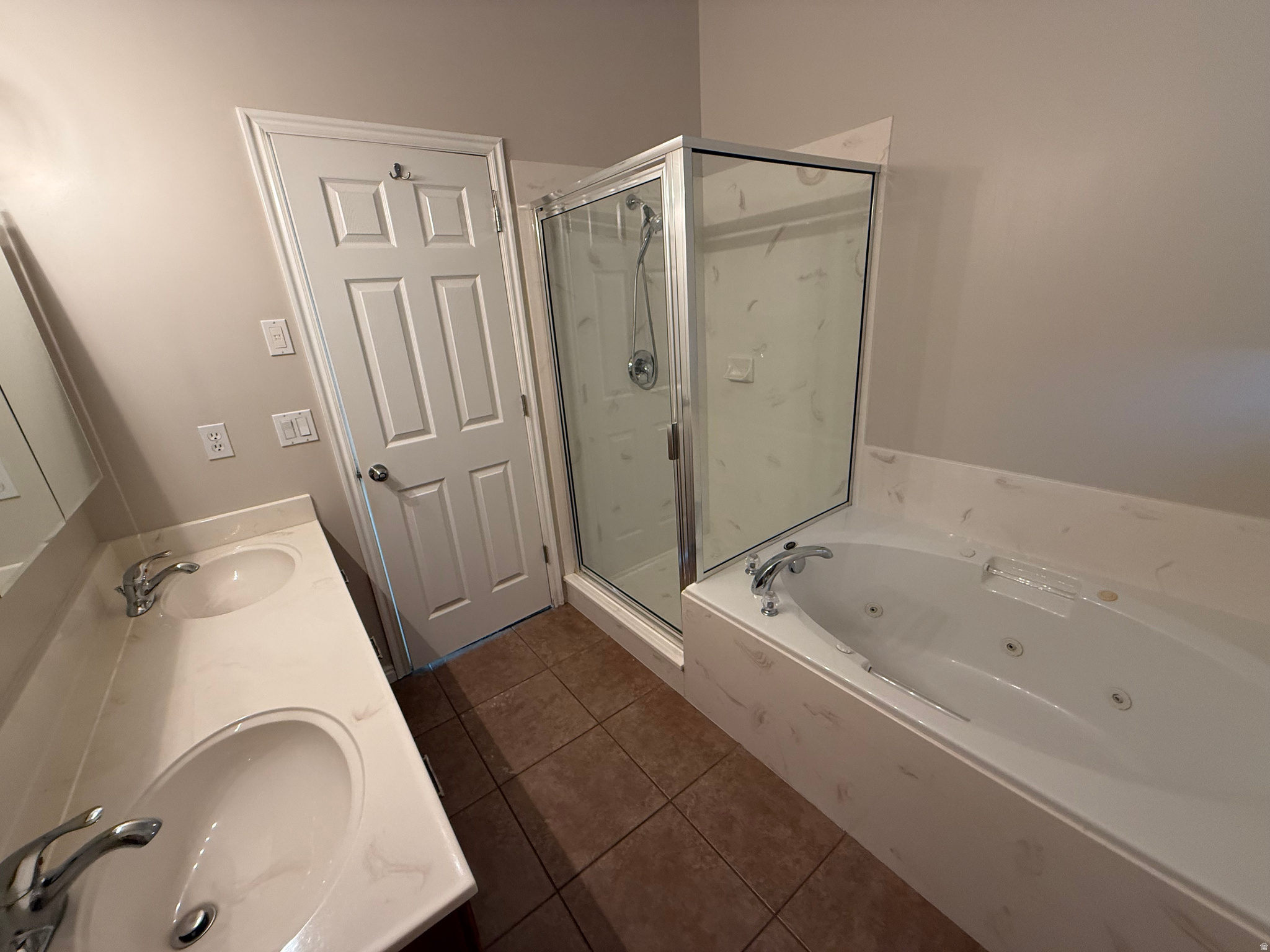 main property photo 16