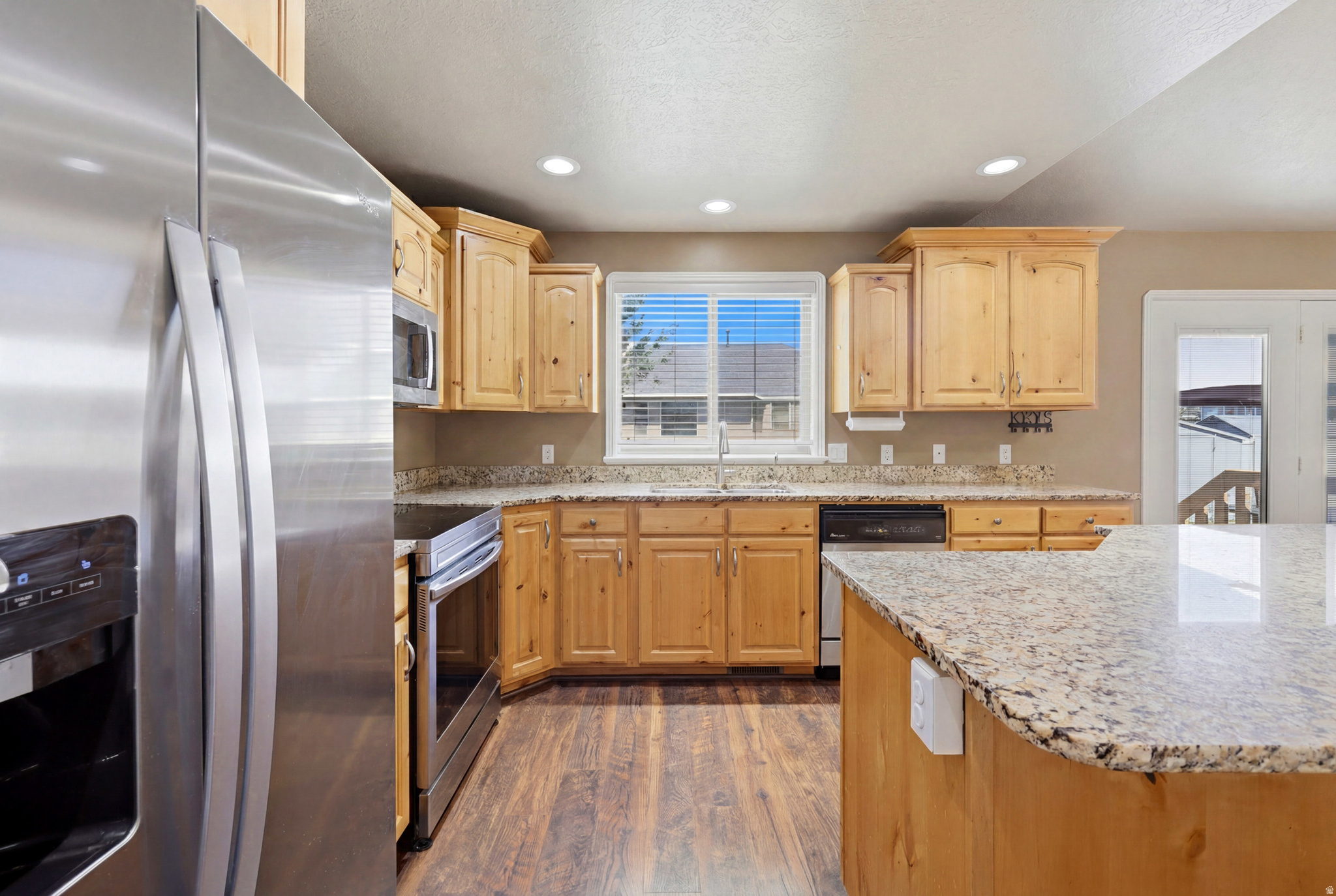 main property photo 6