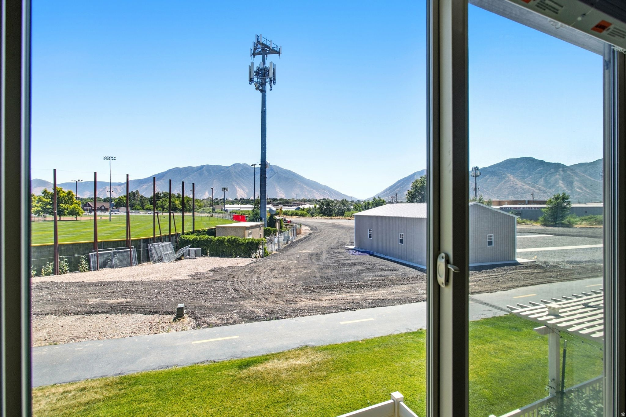 main property photo 23