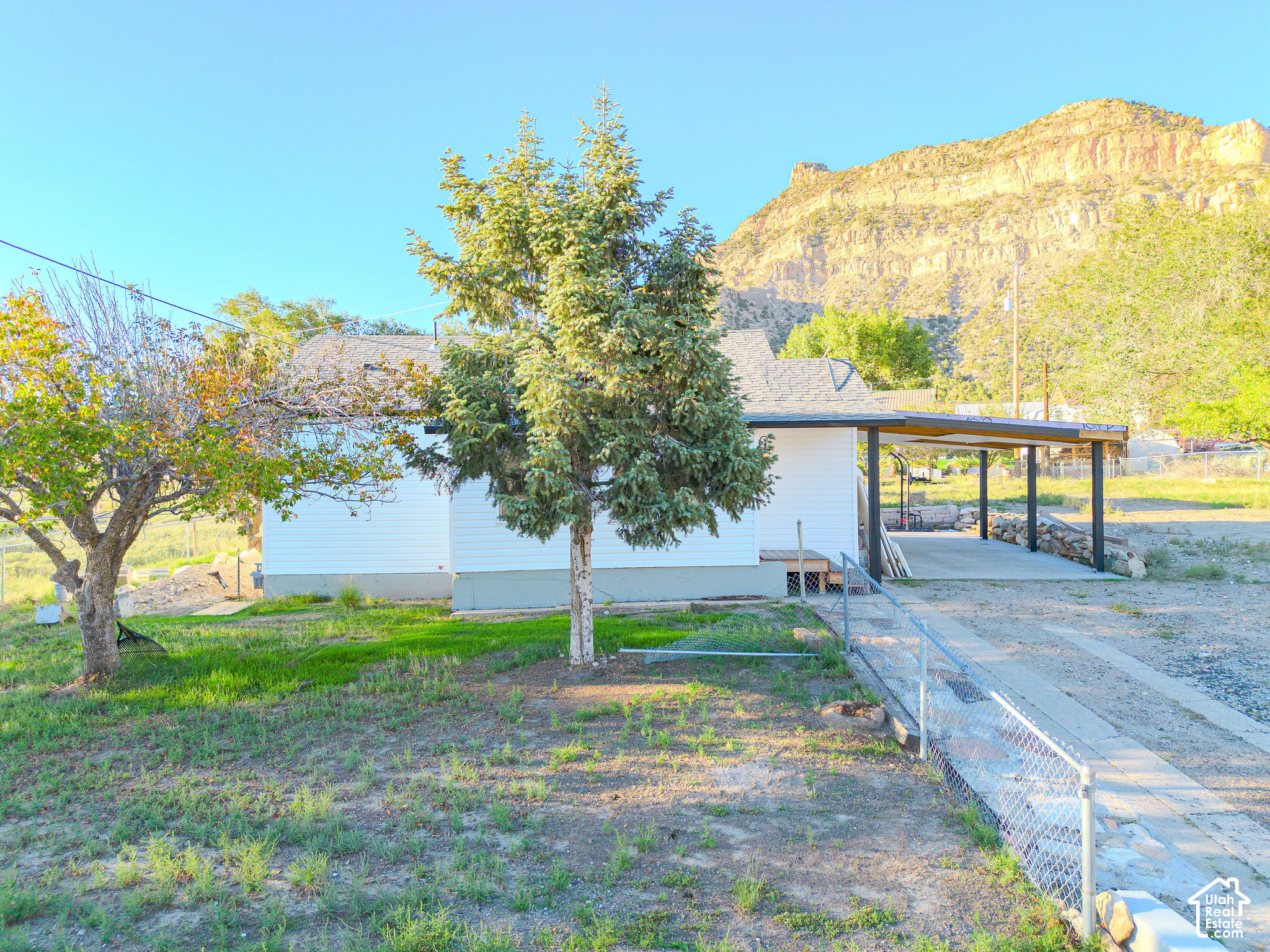 main property photo 30
