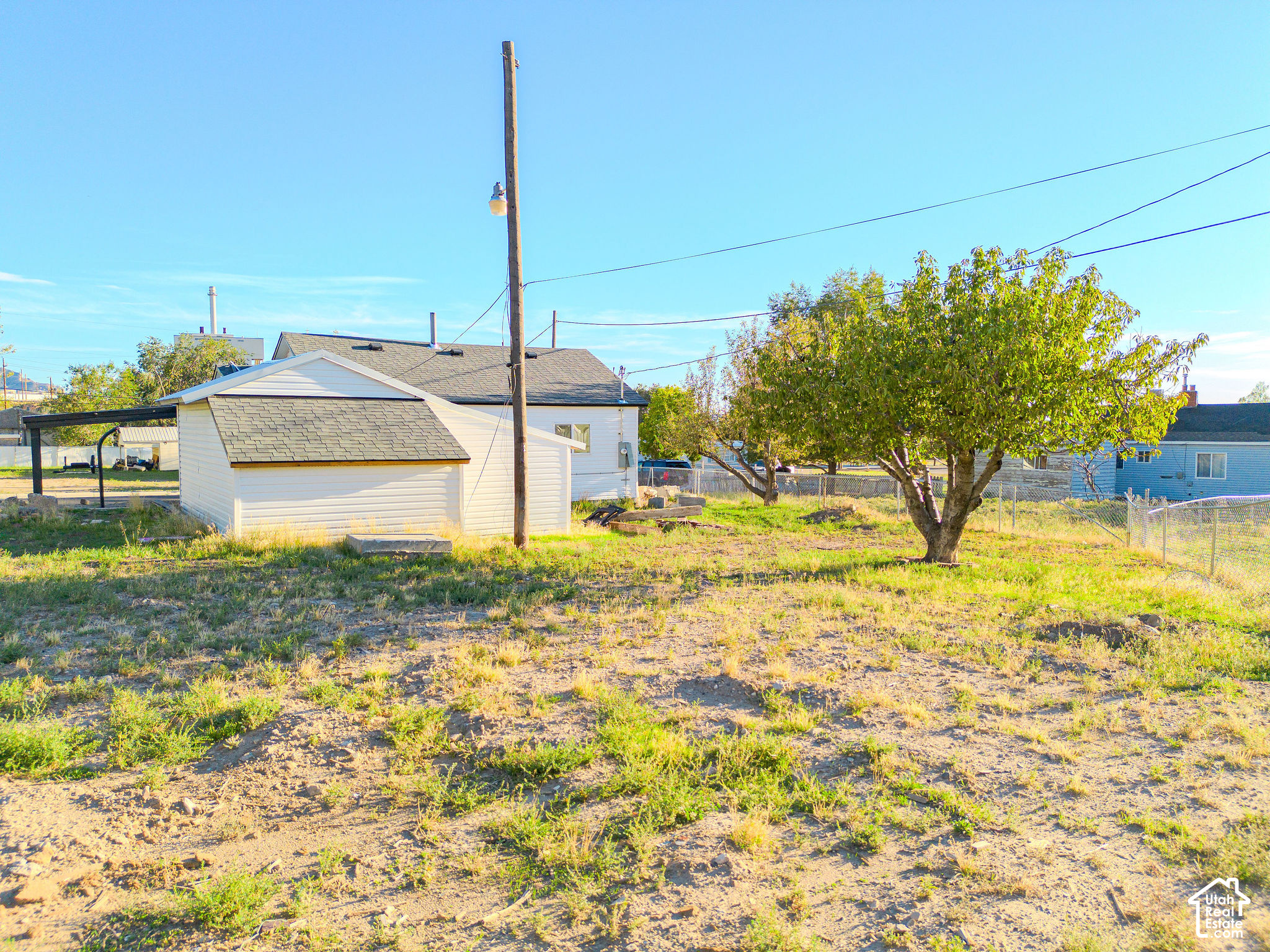 main property photo 37