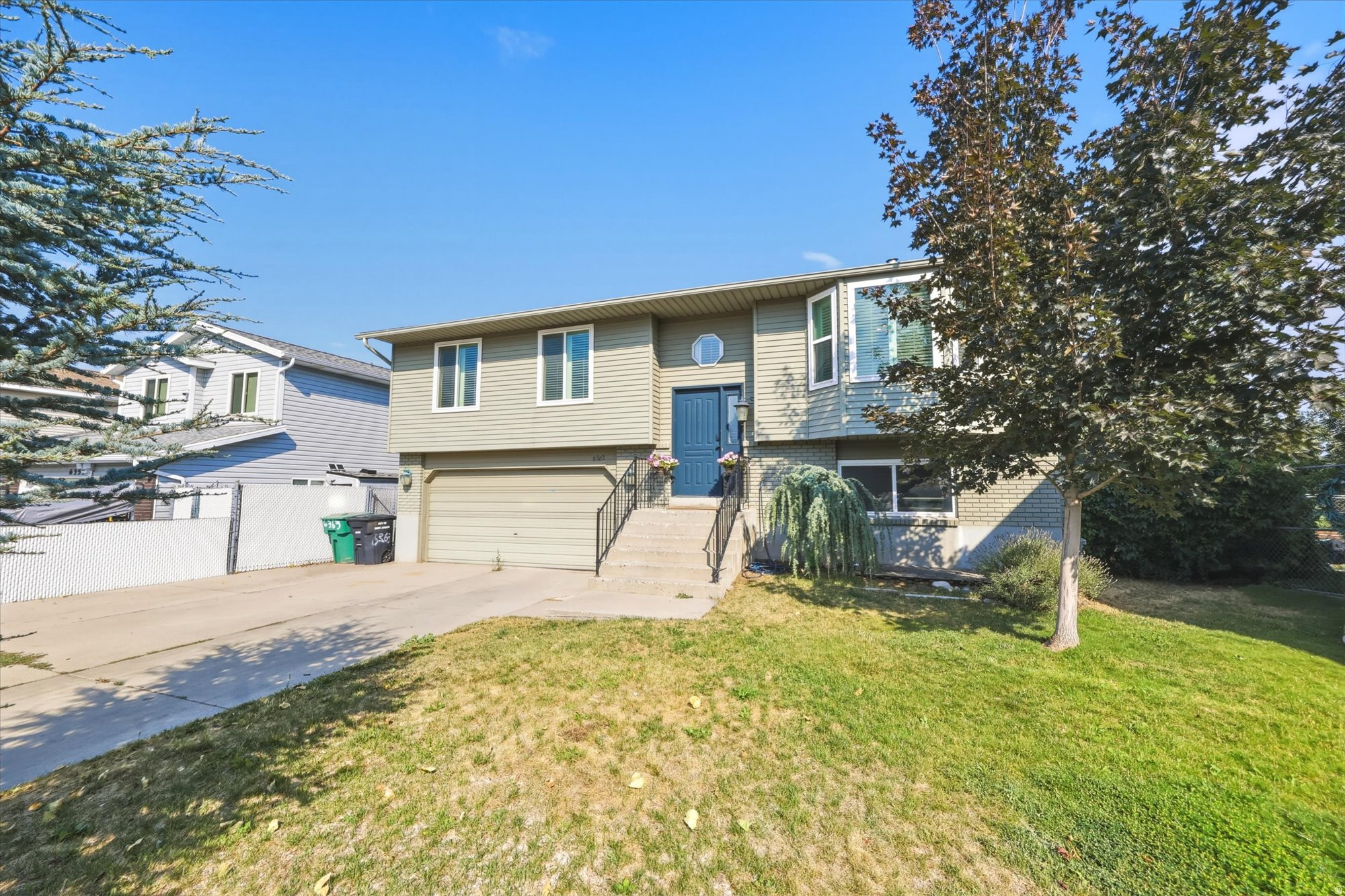 main property photo 17