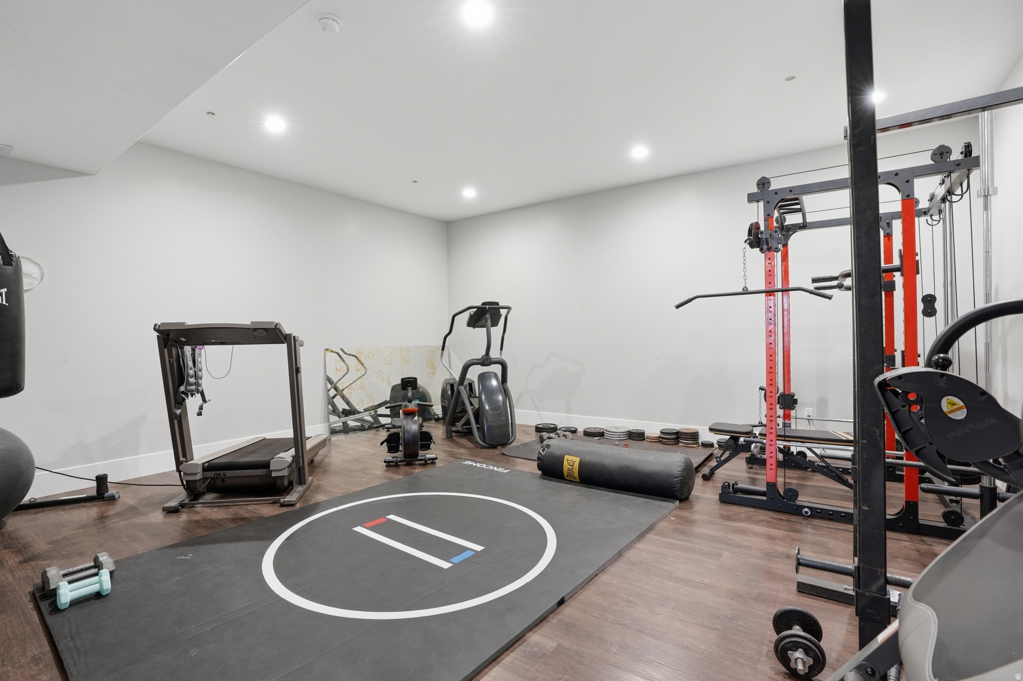 main property photo 28