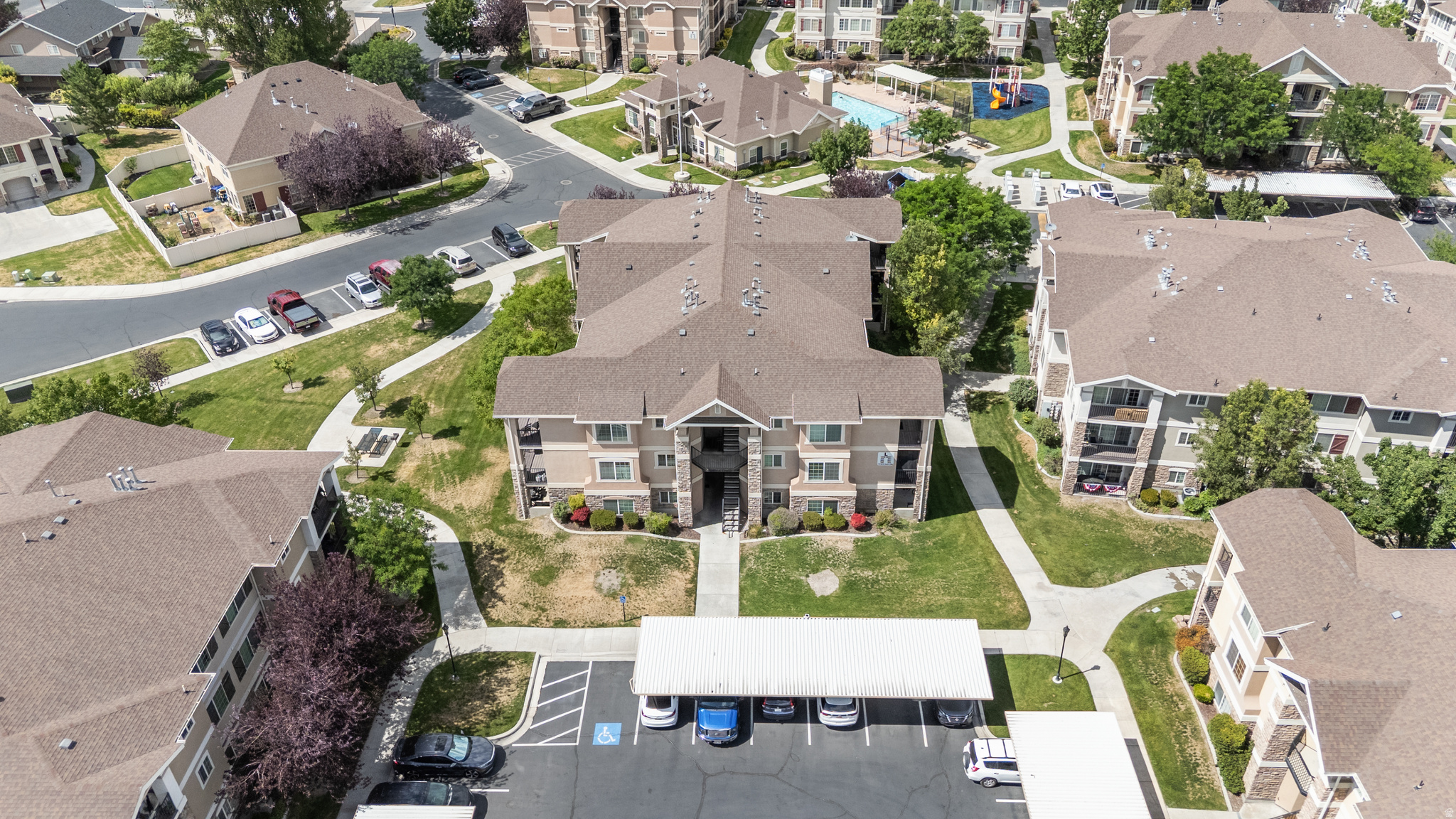main property photo 25