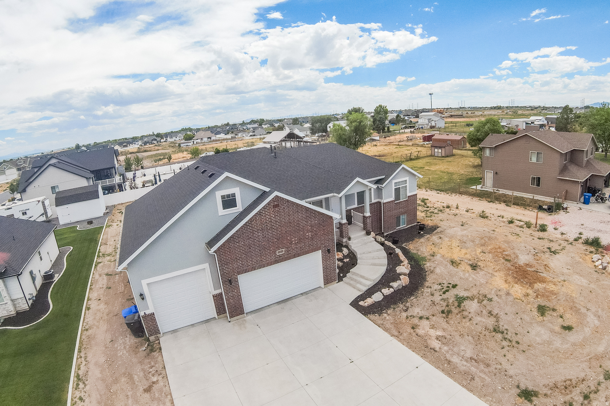 main property photo 40