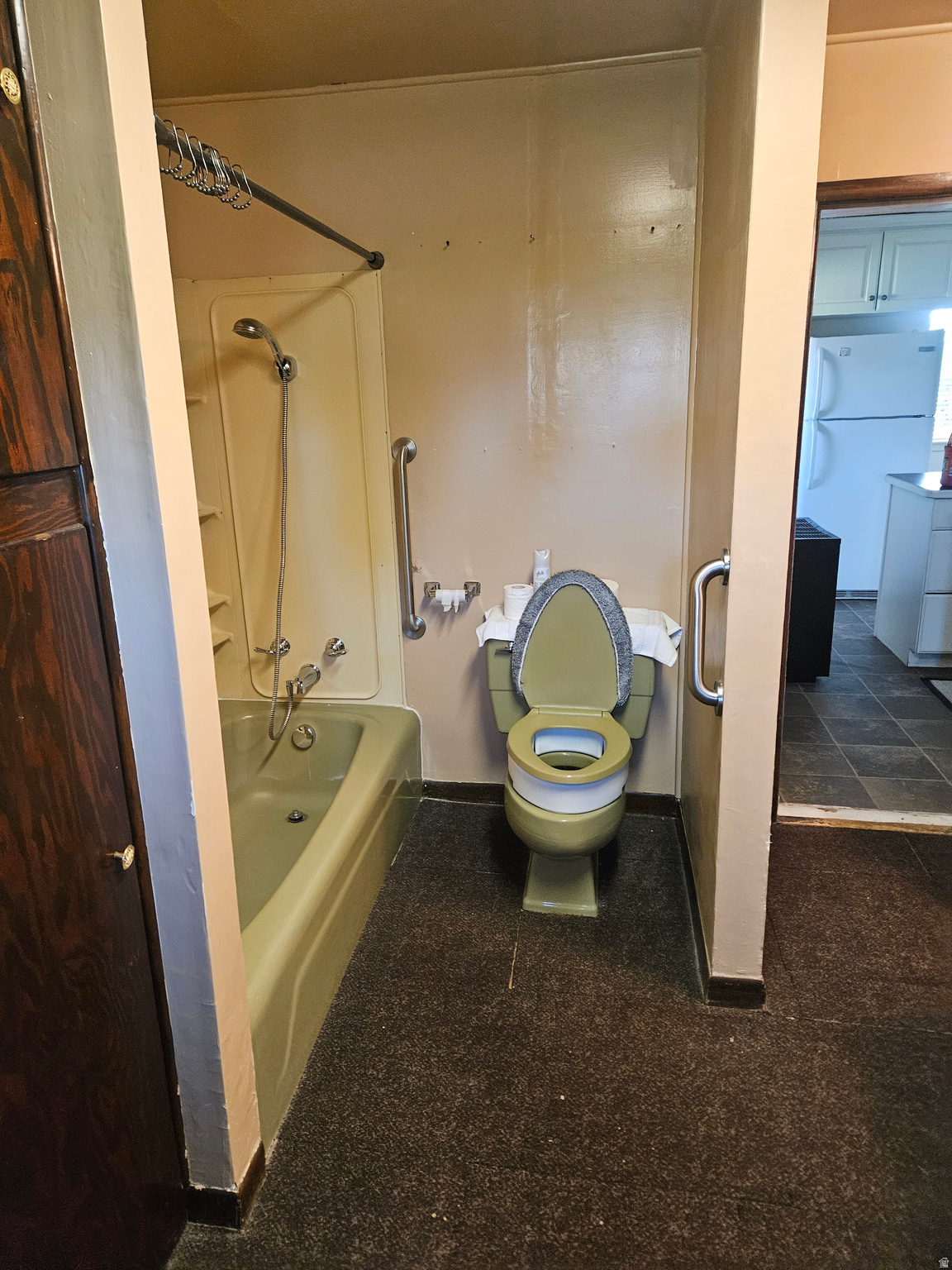 main property photo 27
