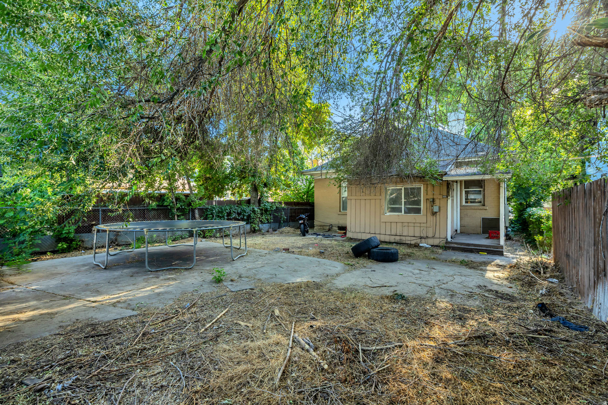 main property photo 17