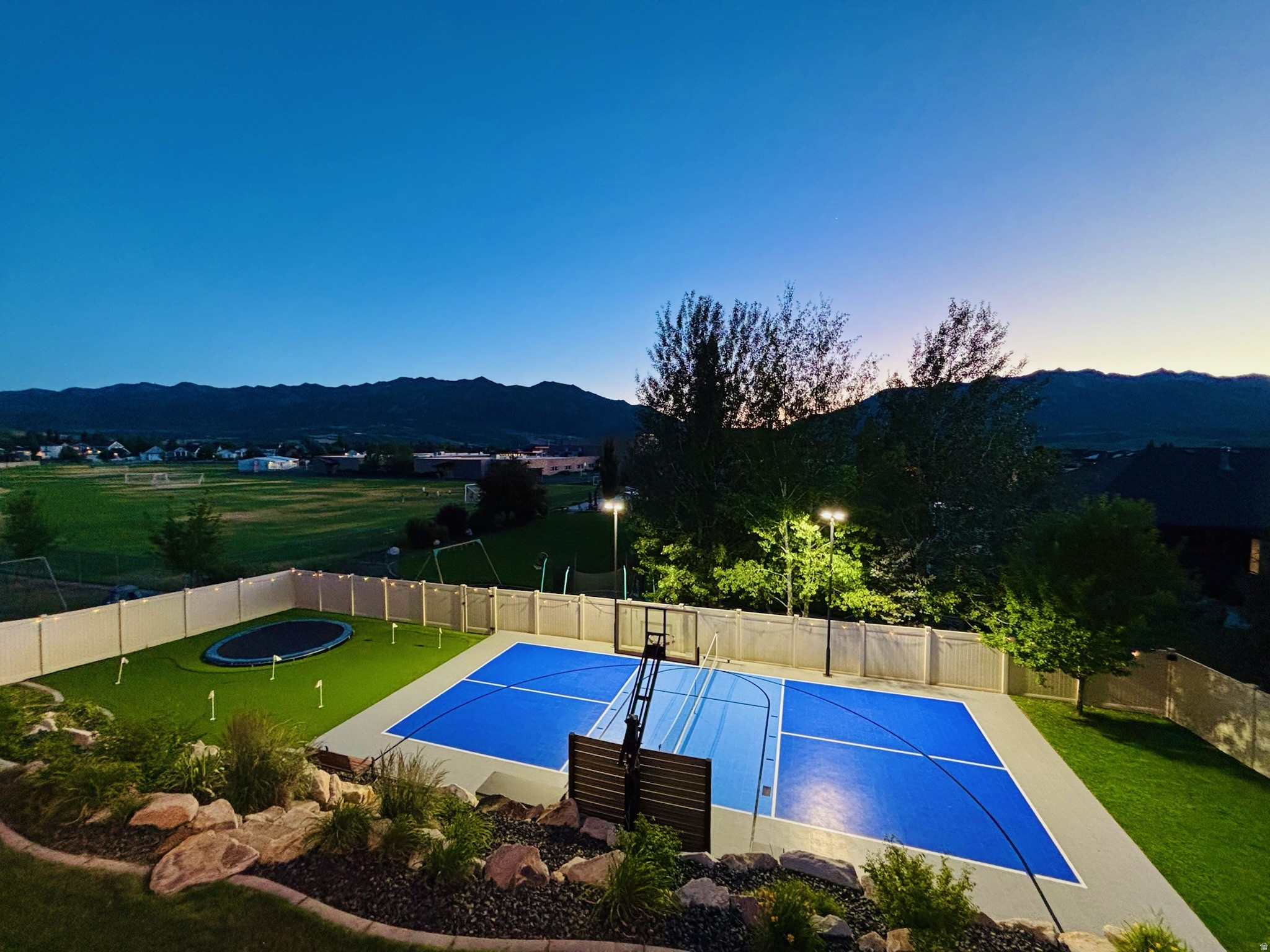 main property photo 16