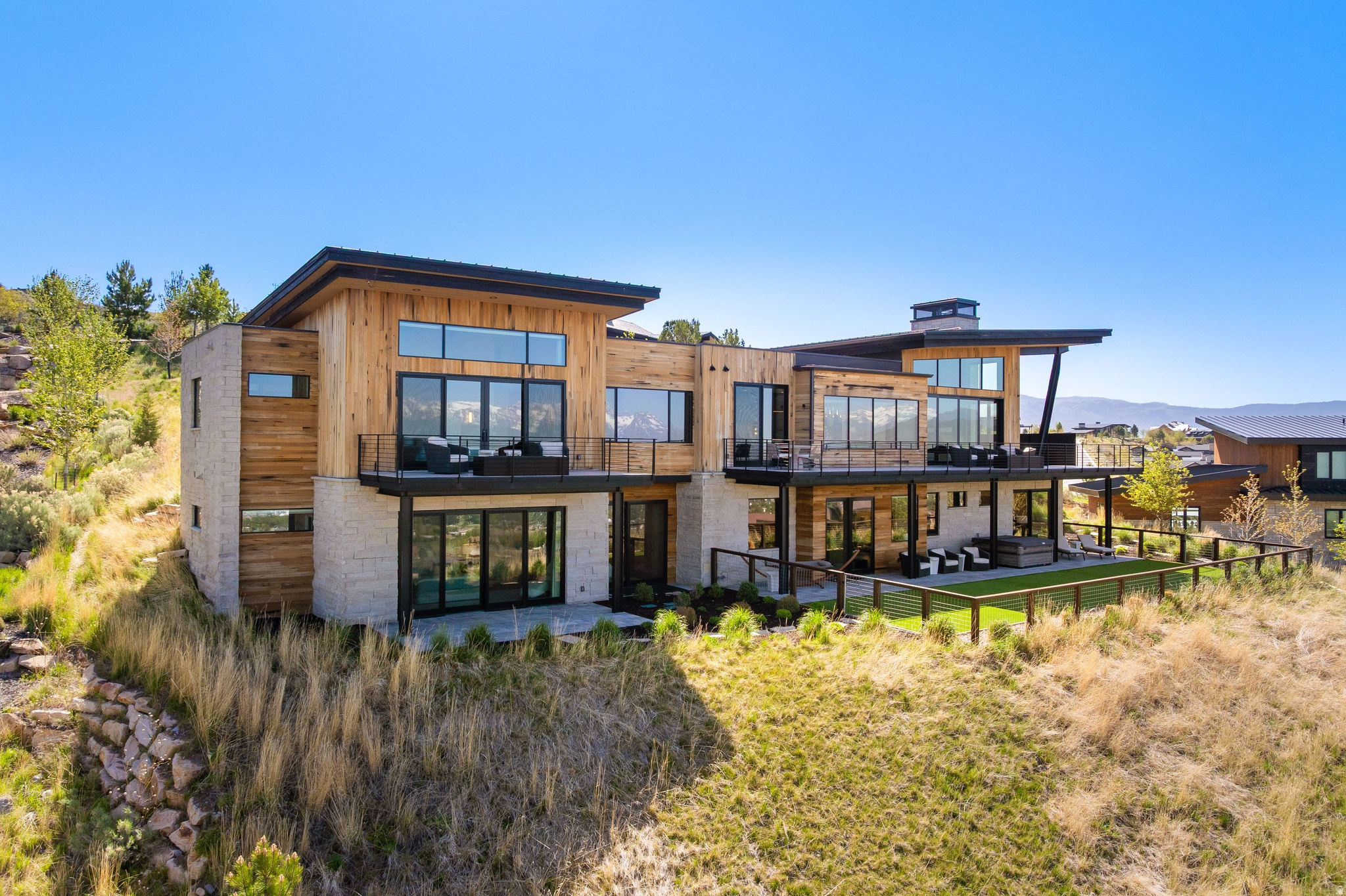 main property photo 37