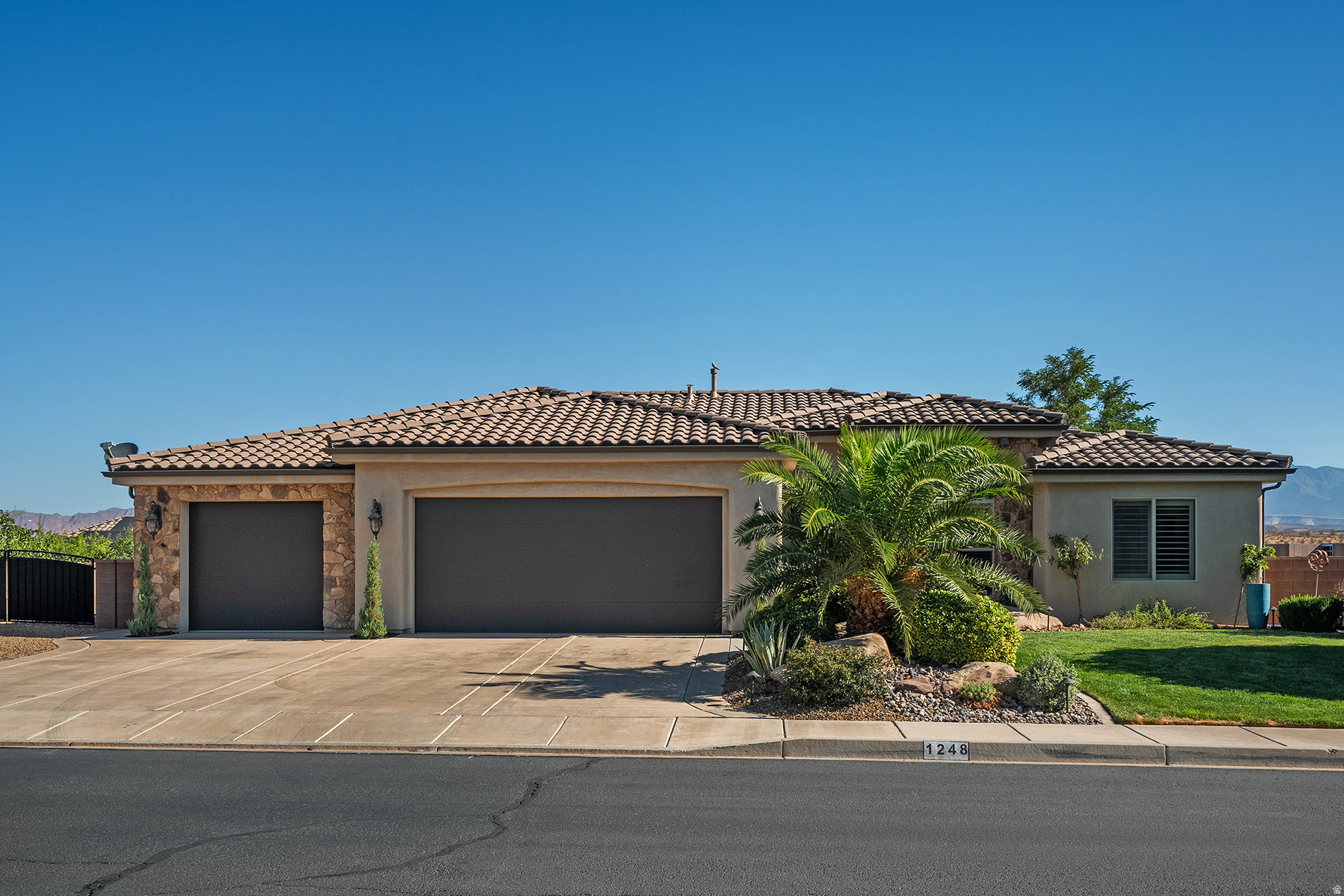 main property photo 59