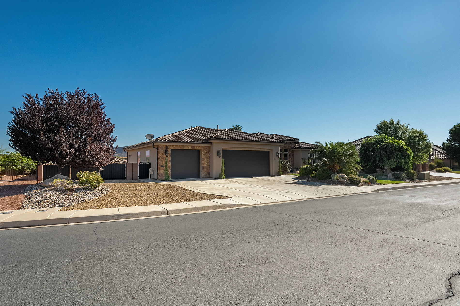 main property photo 61