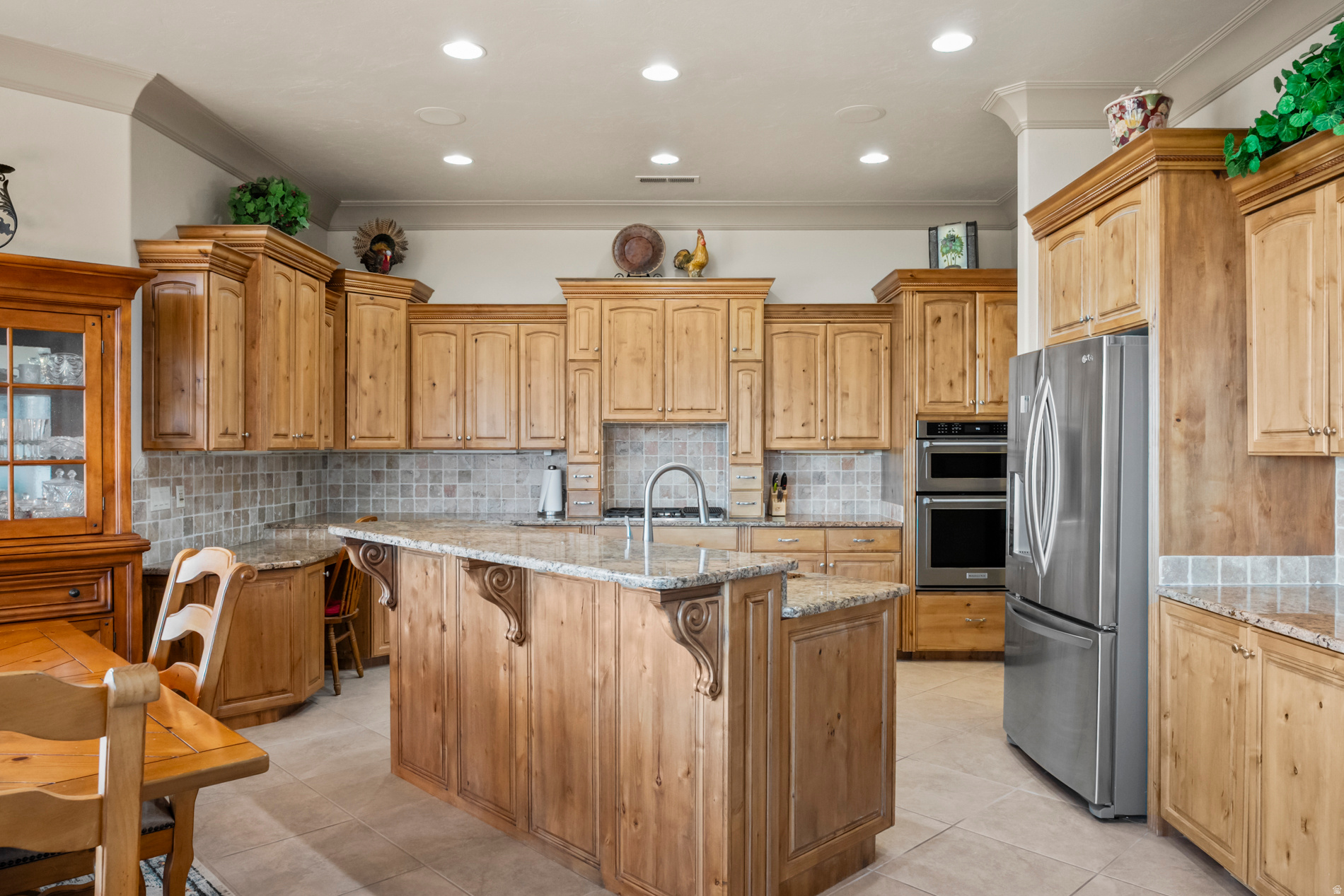 main property photo 19