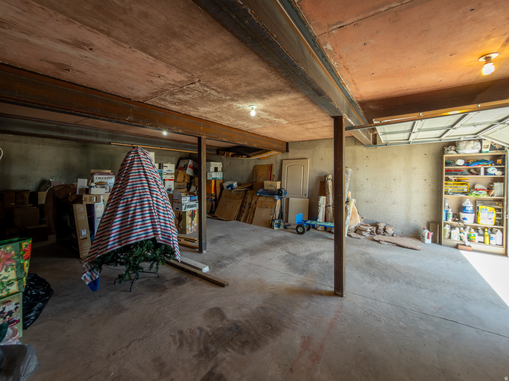 main property photo 78