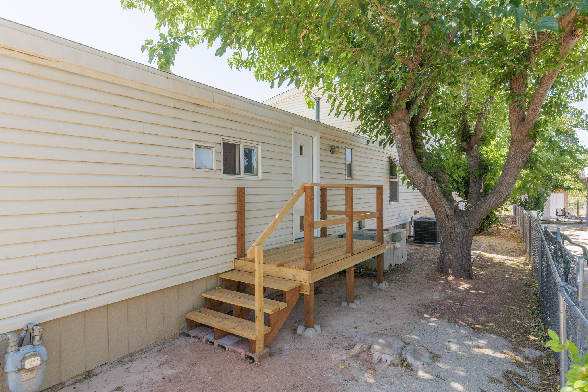 main property photo 25