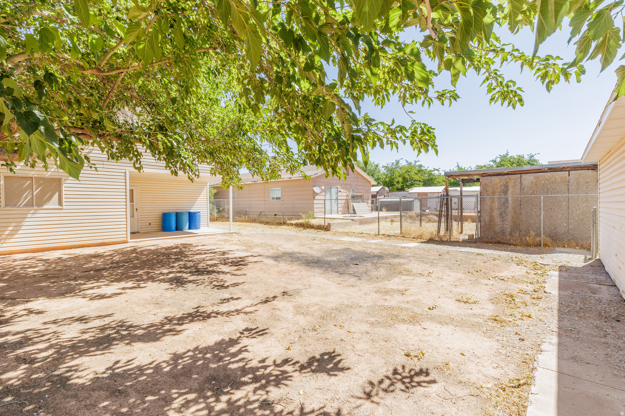 main property photo 28