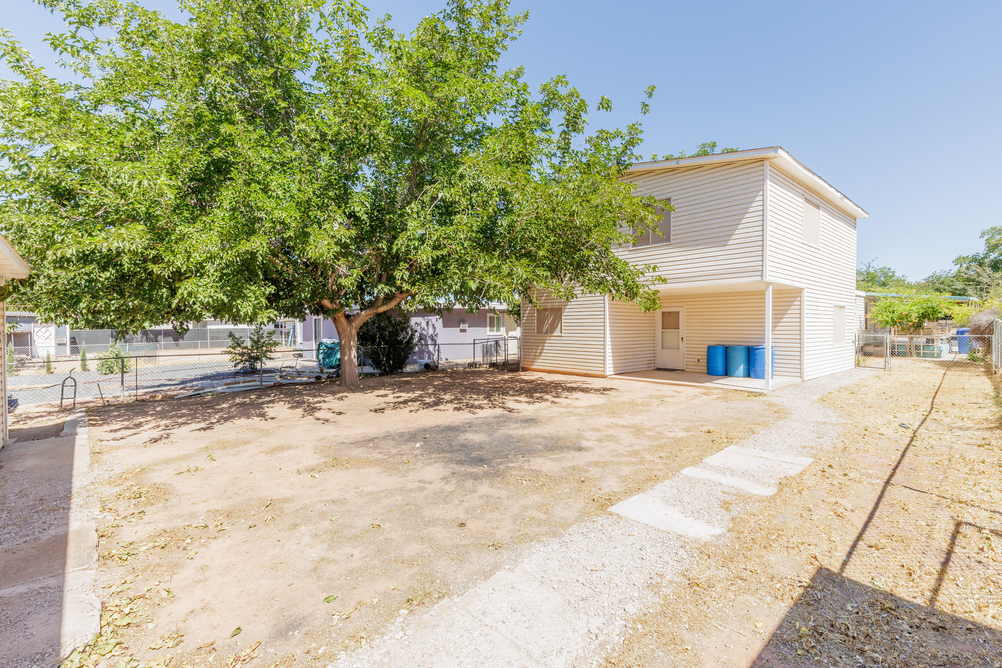 main property photo 29