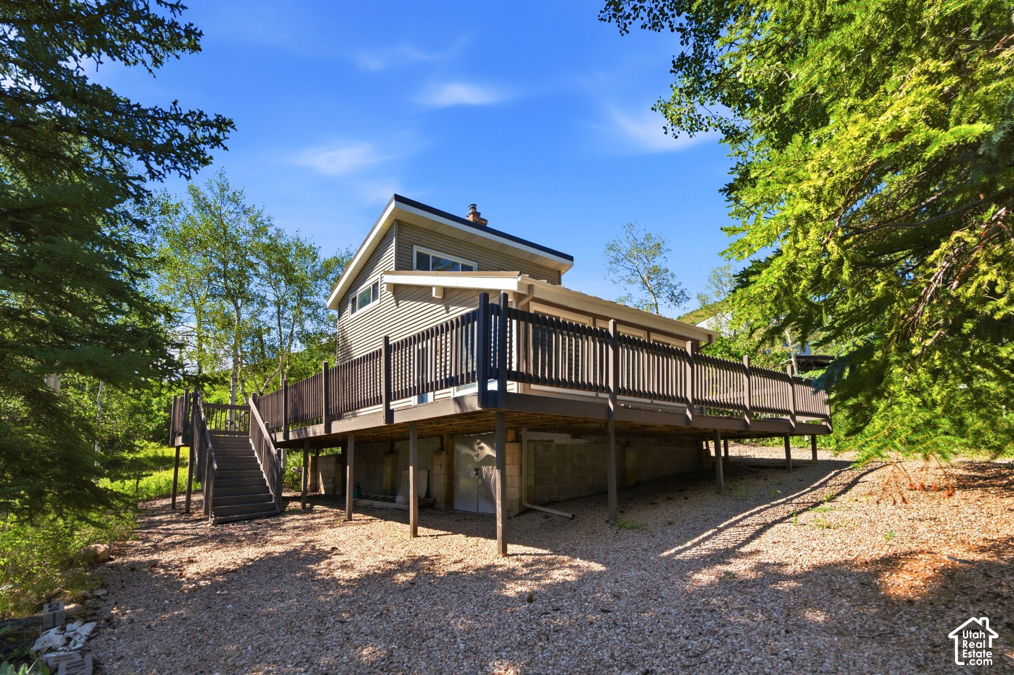 main property photo 18