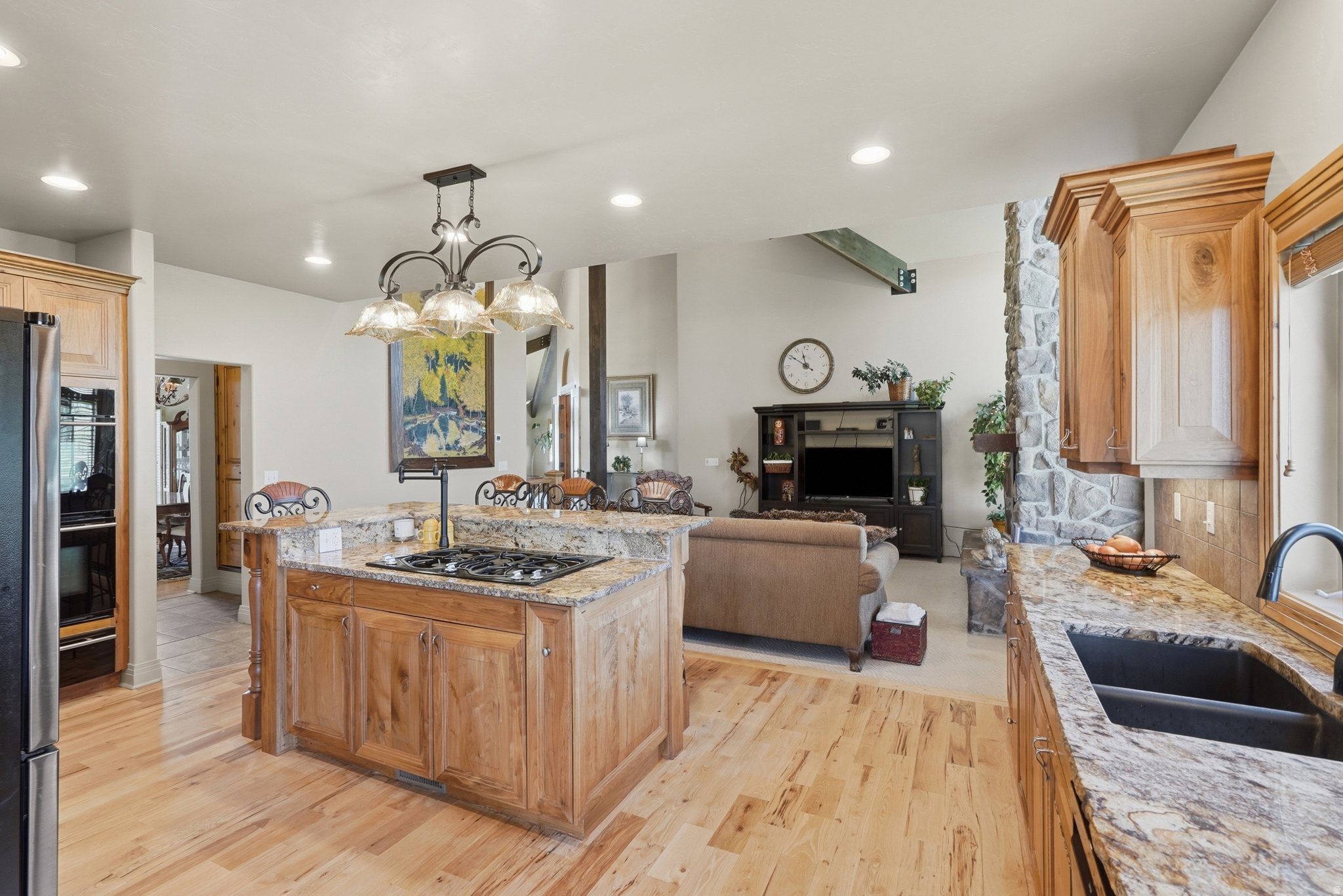 main property photo 12