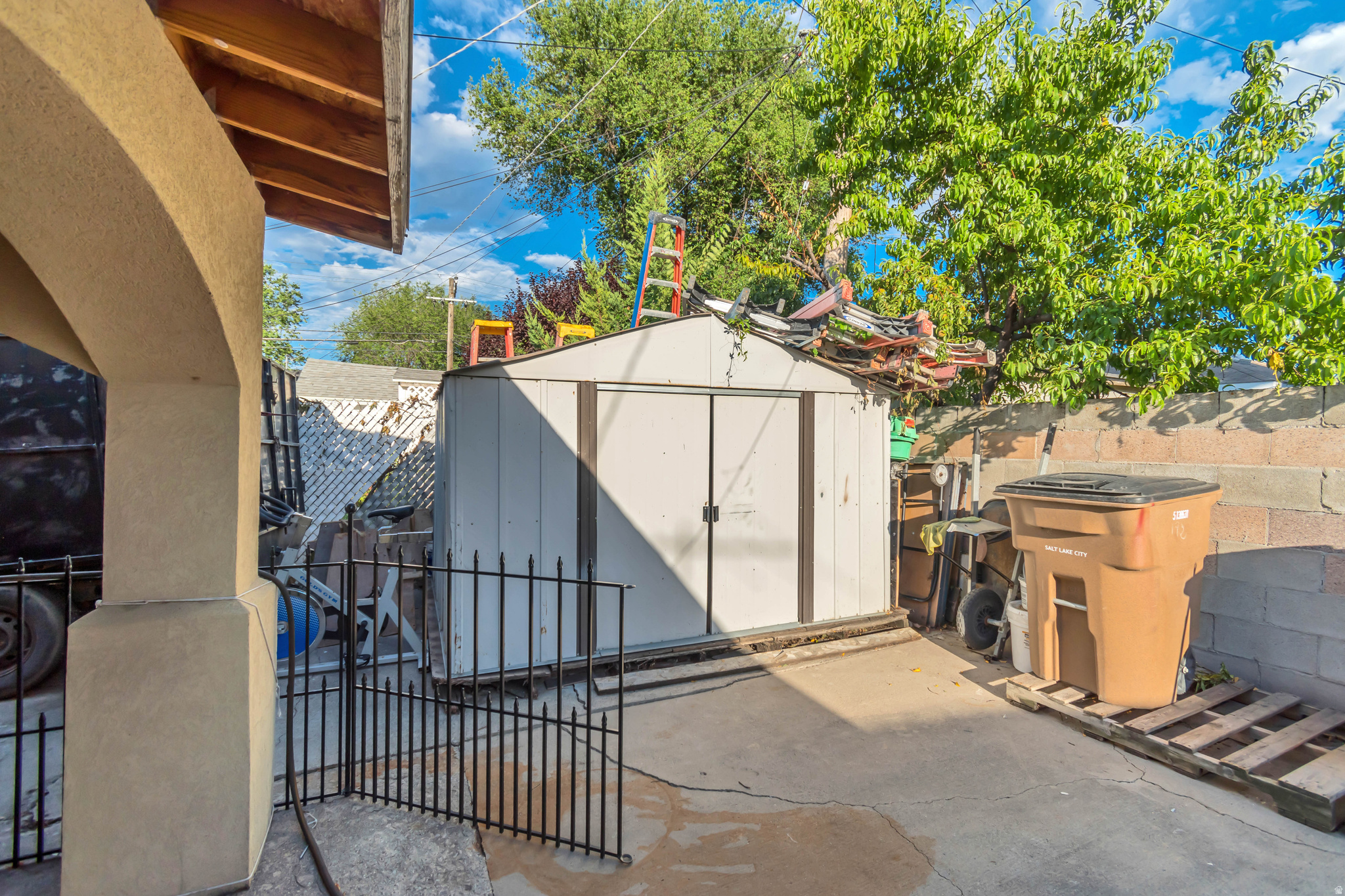 main property photo 18