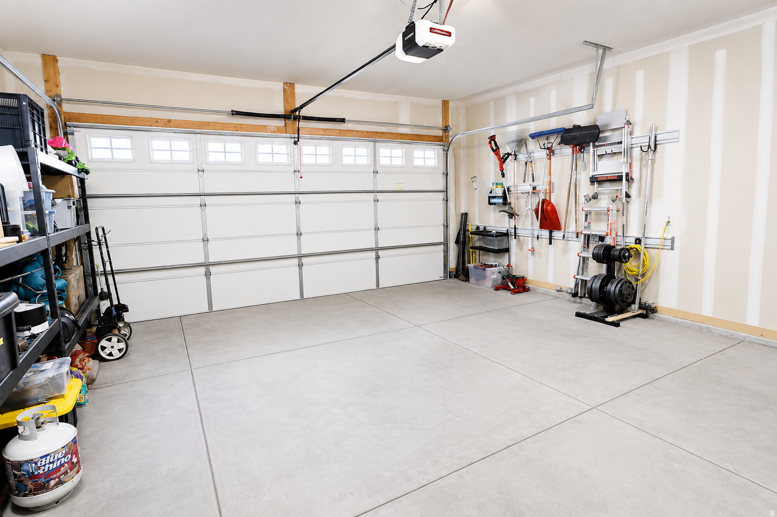 main property photo 74
