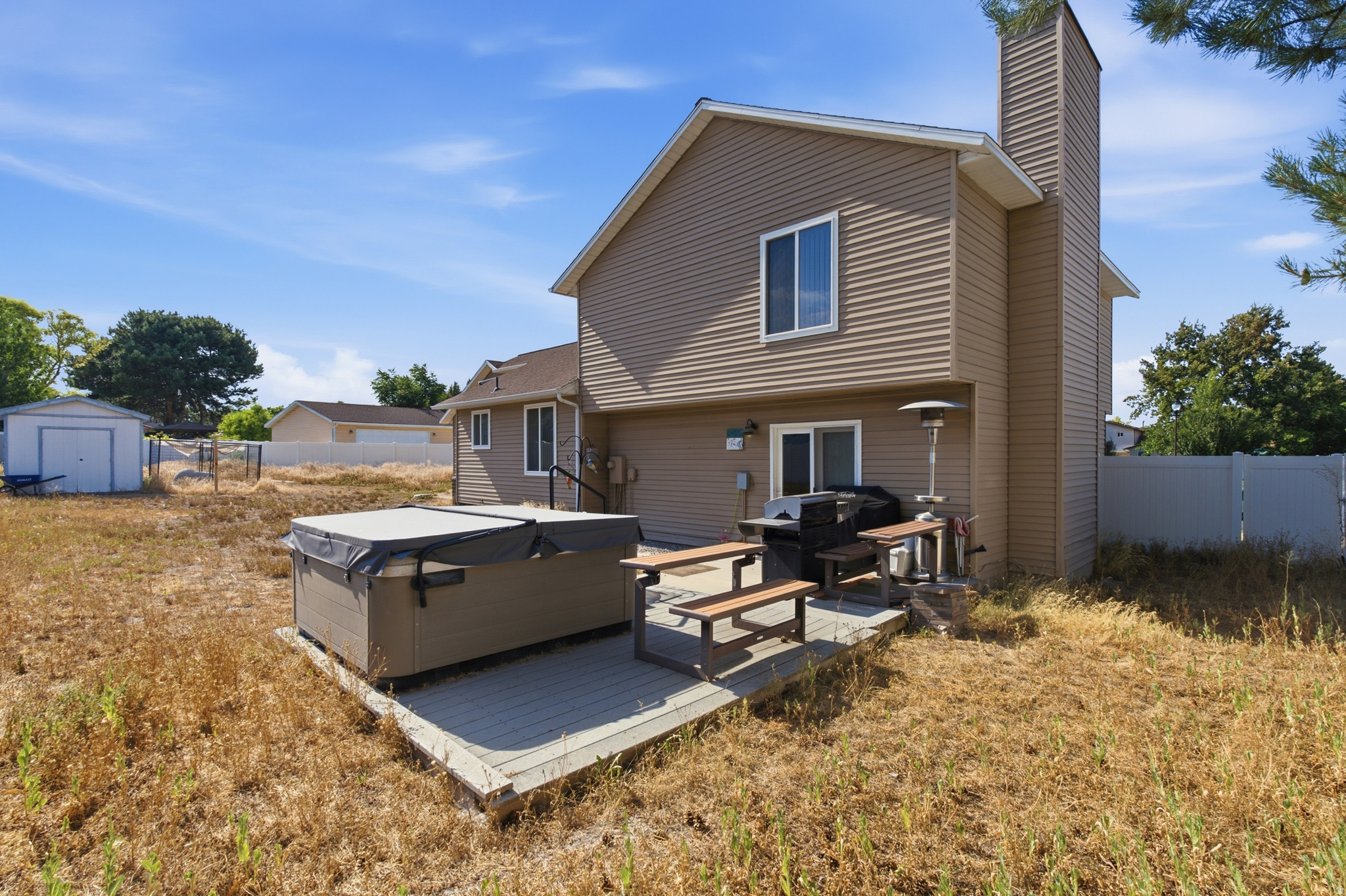 main property photo 23