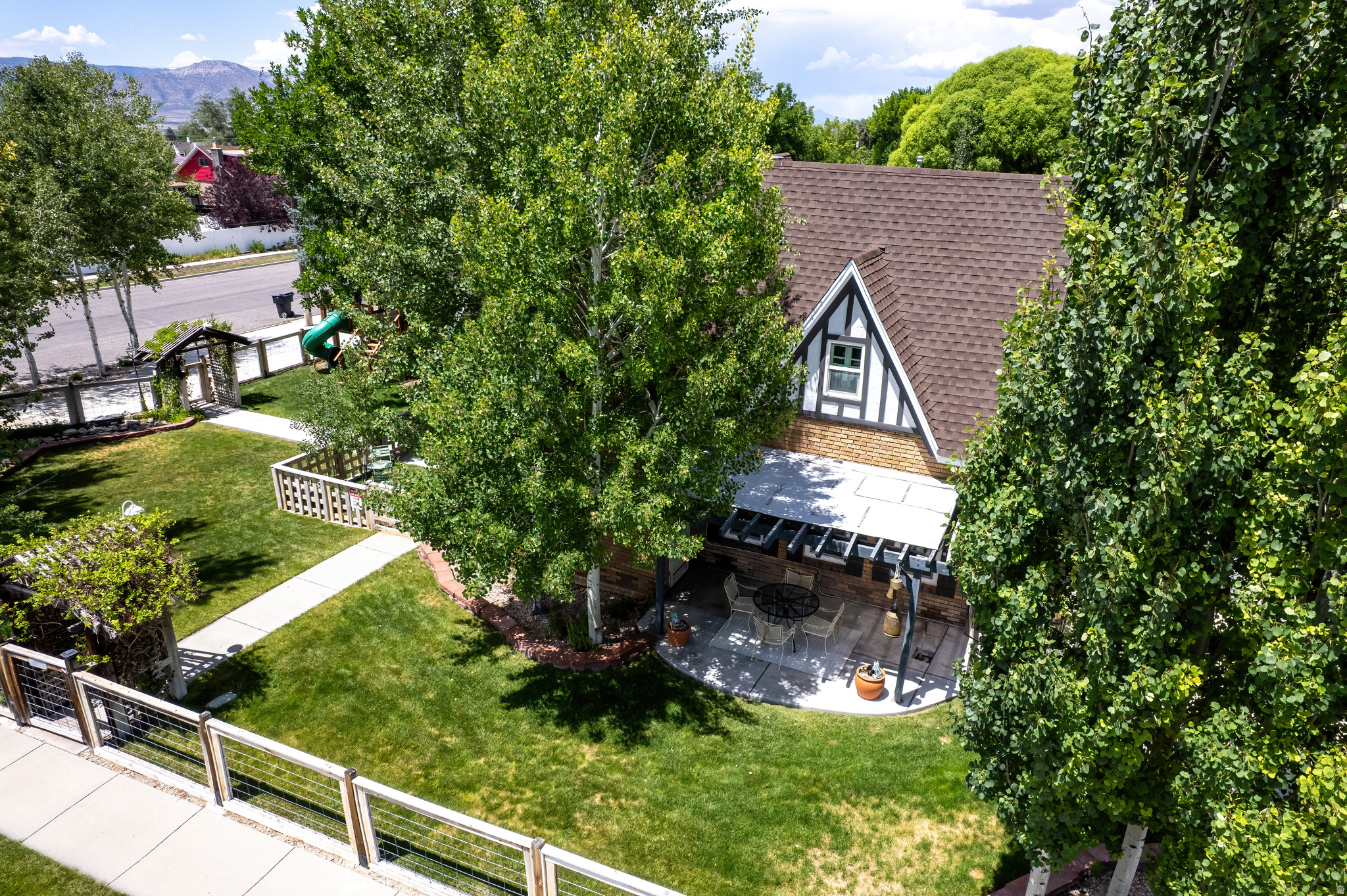 main property photo 6