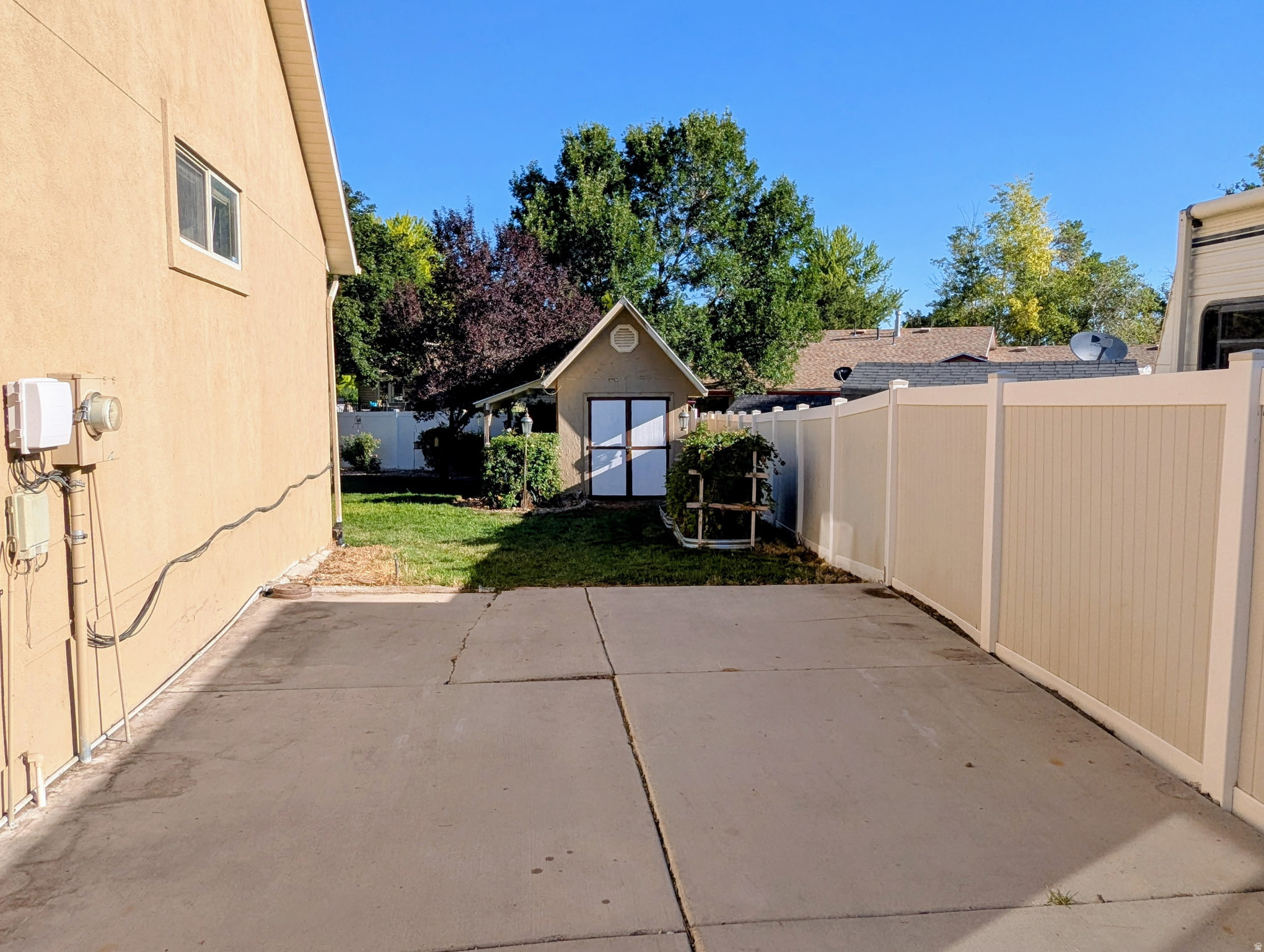 main property photo 51