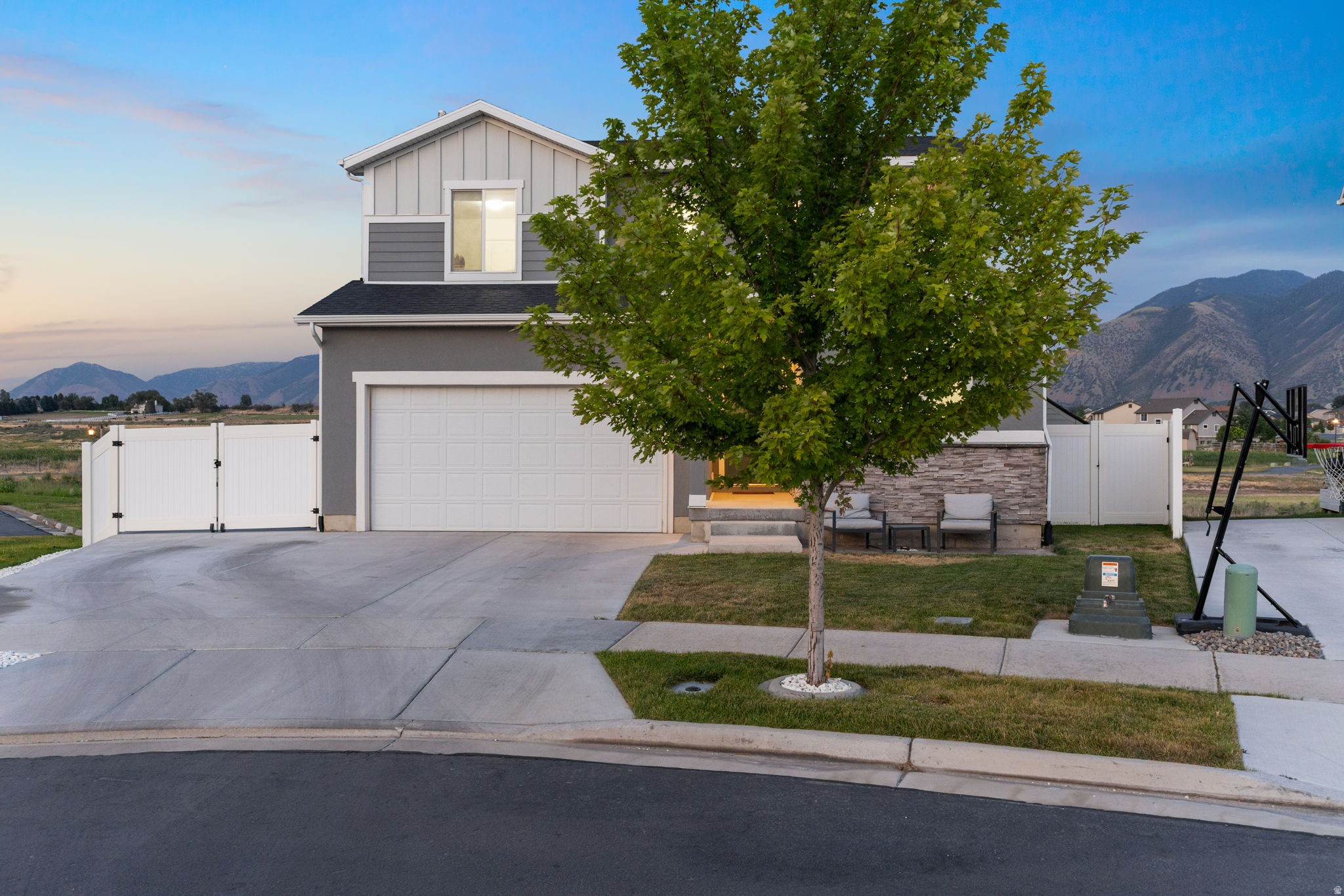 main property photo 79