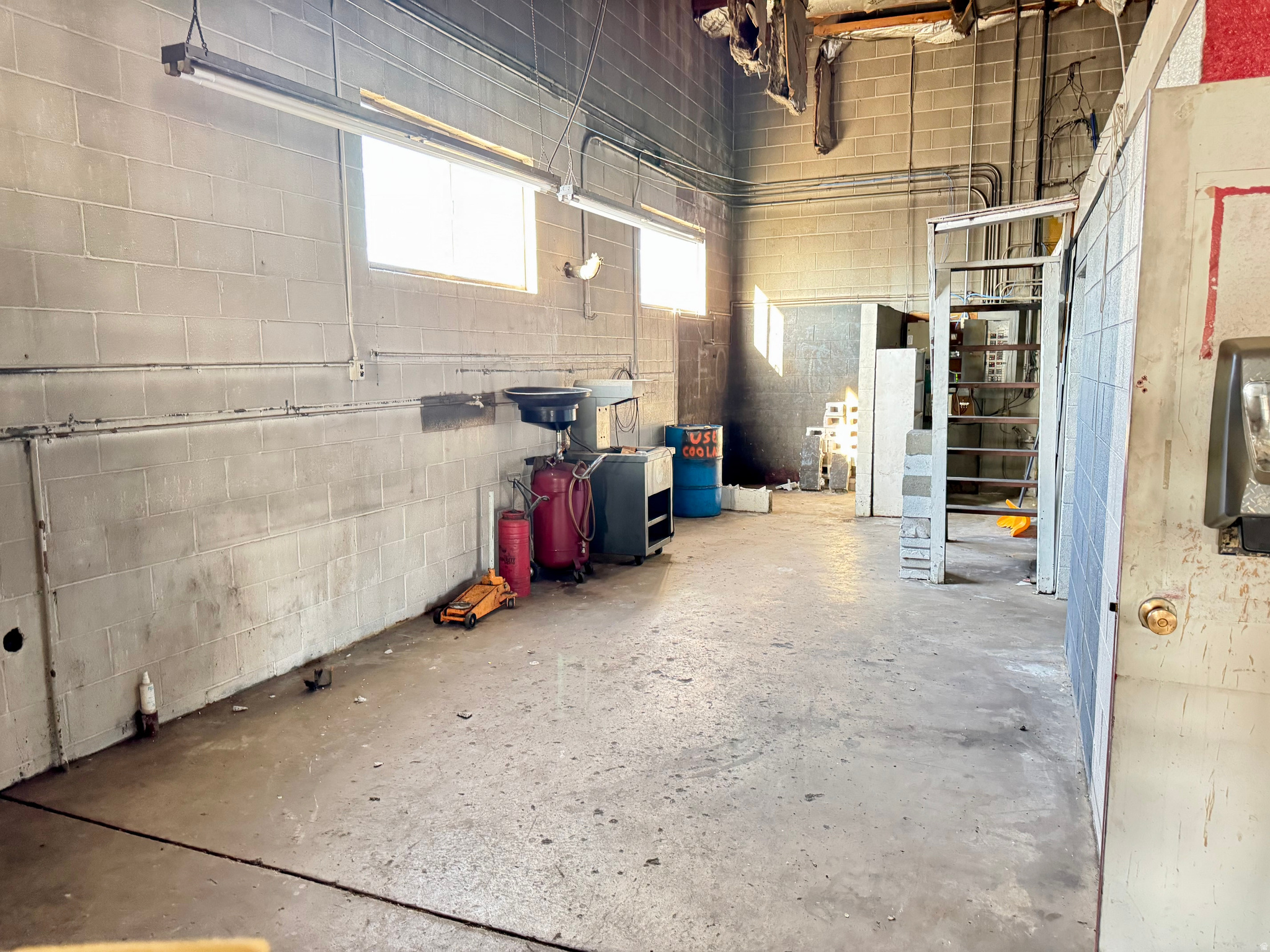 main property photo 11