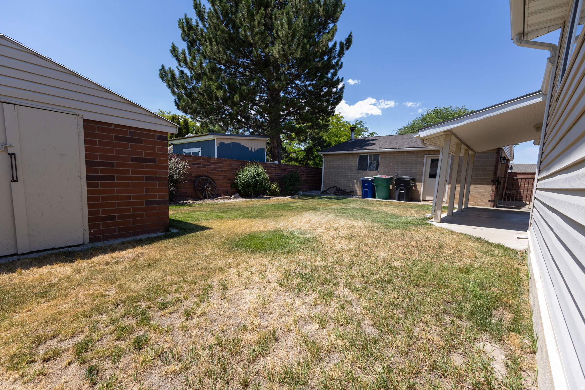 main property photo 8